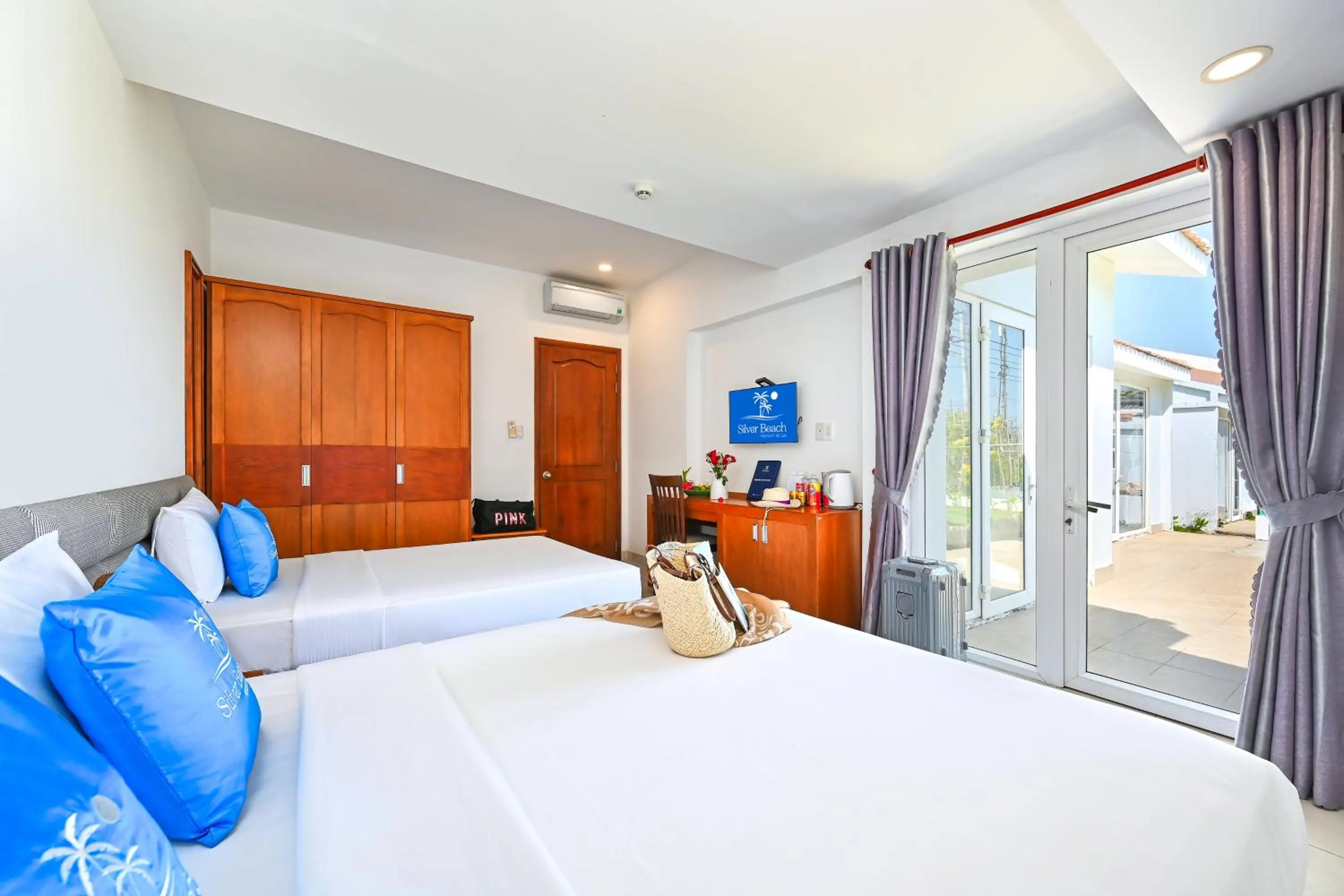 View (from property/room), Bed in Silver Beach Resort Ke Ga