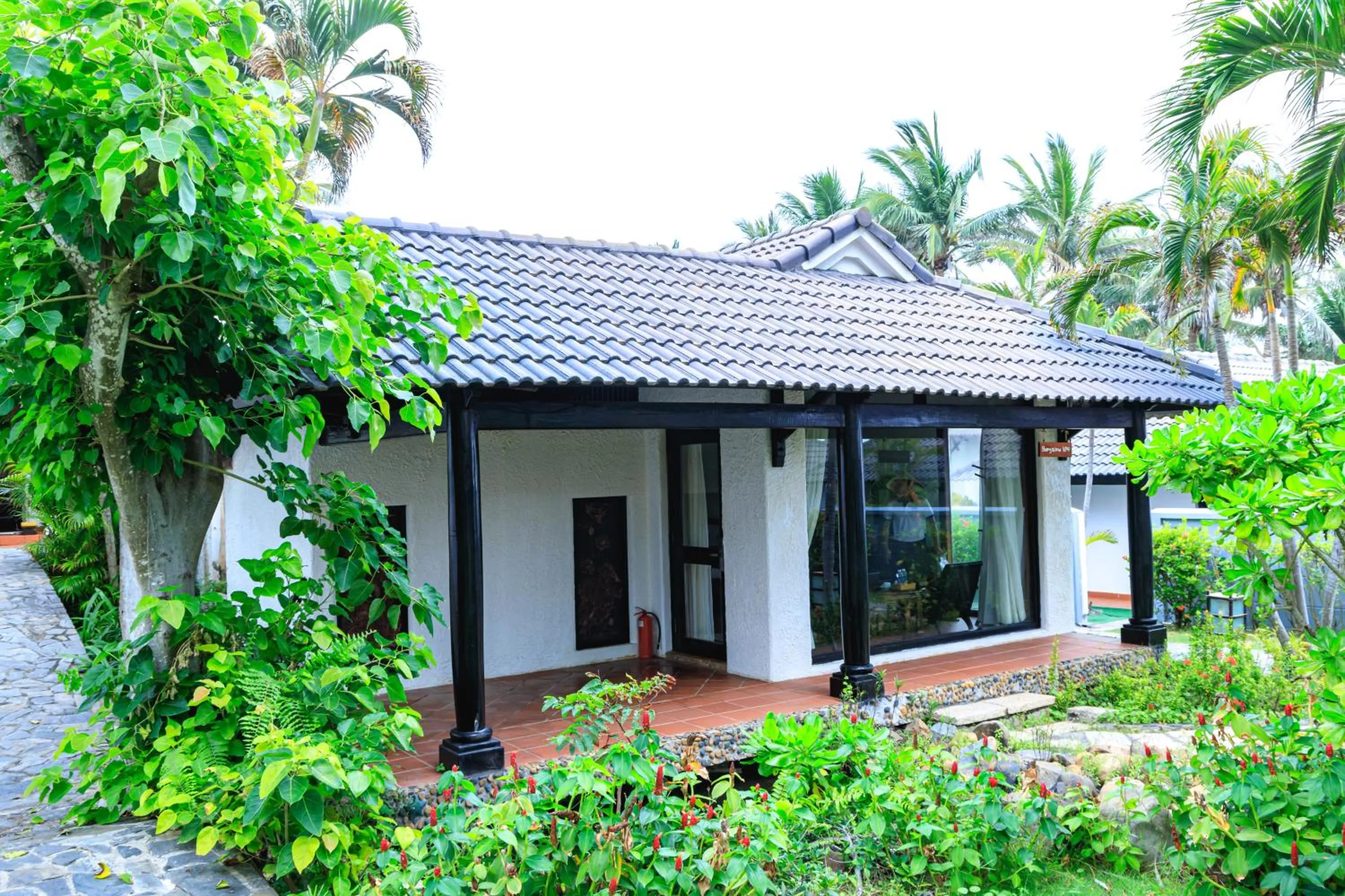 Garden in Silver Beach Resort Ke Ga