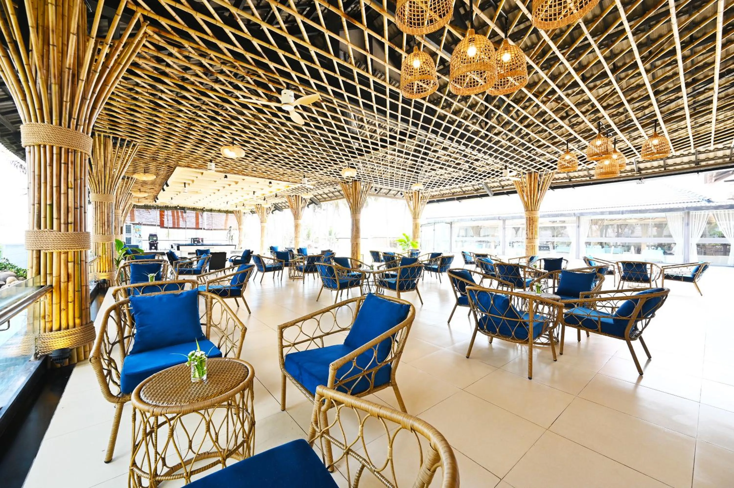 Lounge or bar in Silver Beach Resort Ke Ga