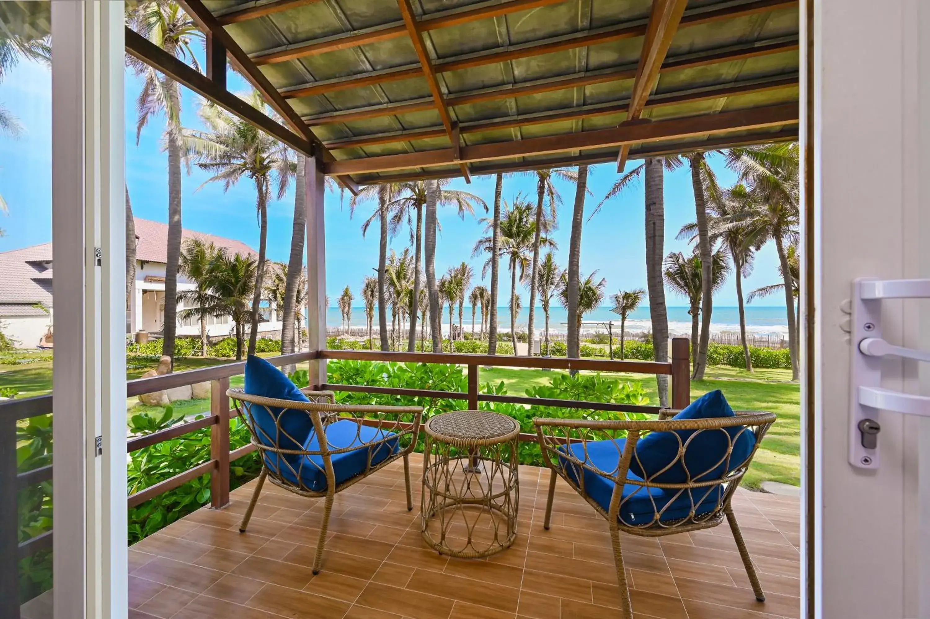 Bungalow with Sea View in Silver Beach Resort Ke Ga Bungalow with Sea View in Silver Beach Resort Ke Ga