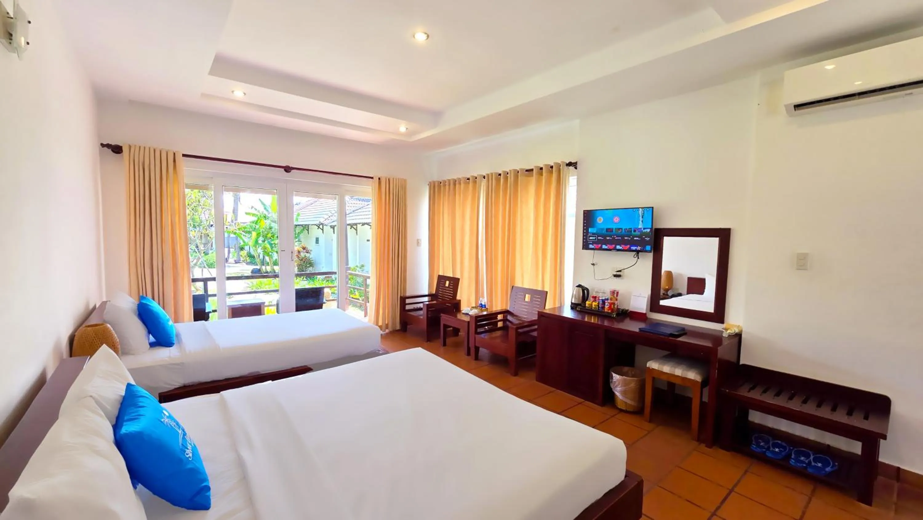 TV and multimedia, Bed in Silver Beach Resort Ke Ga