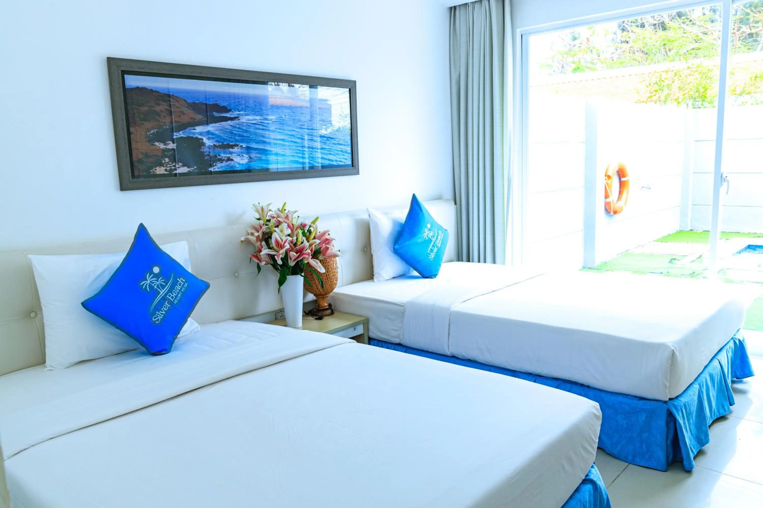 Bed in Silver Beach Resort Ke Ga