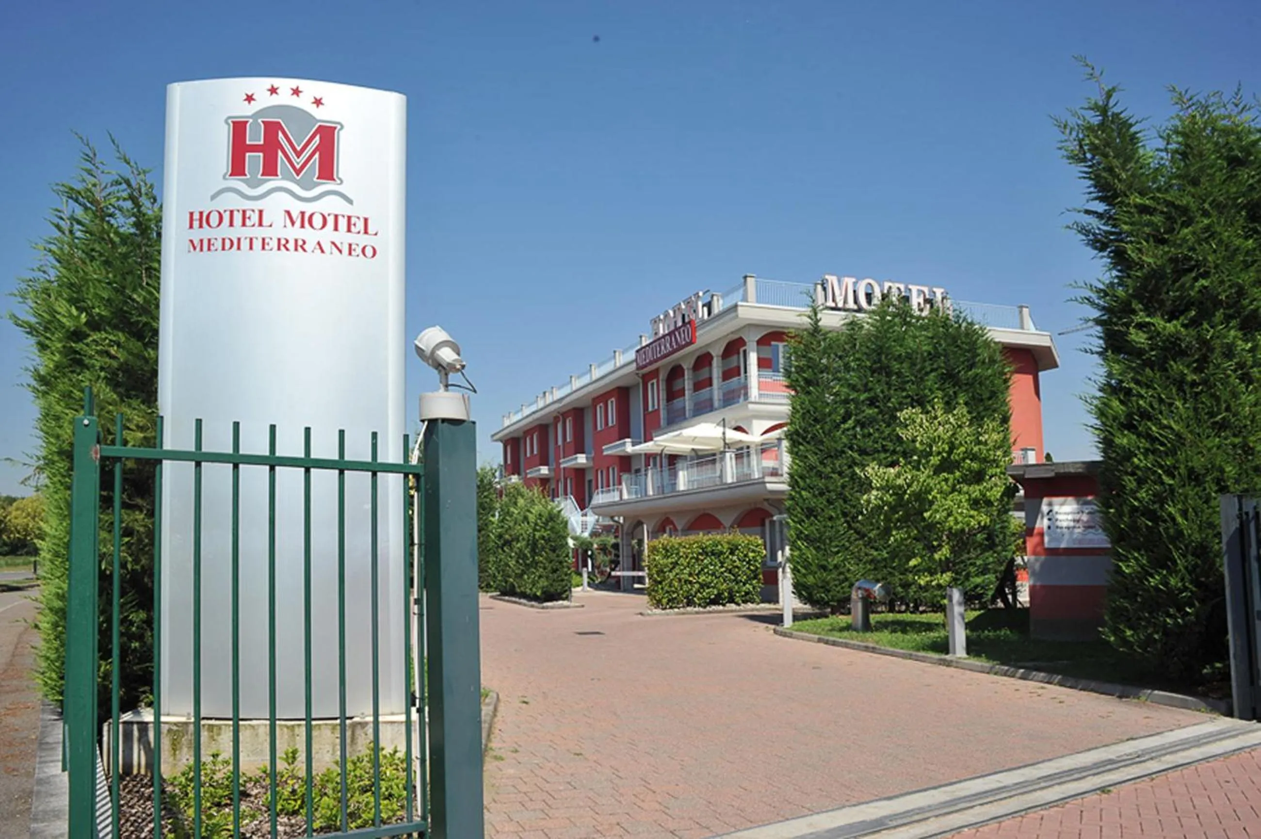 Facade/entrance in Hotel Mediterraneo