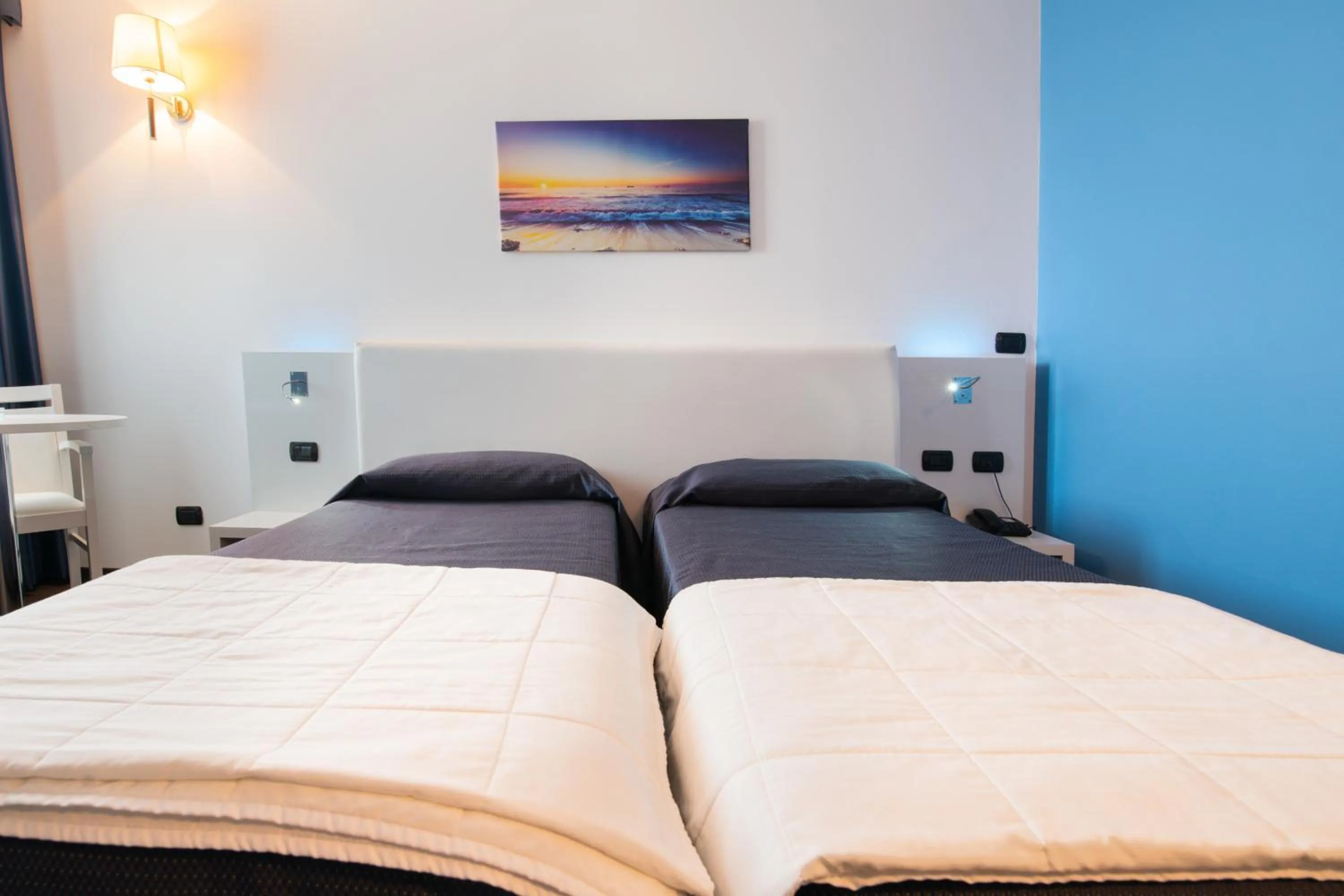 Bedroom, Bed in Hotel Mediterraneo