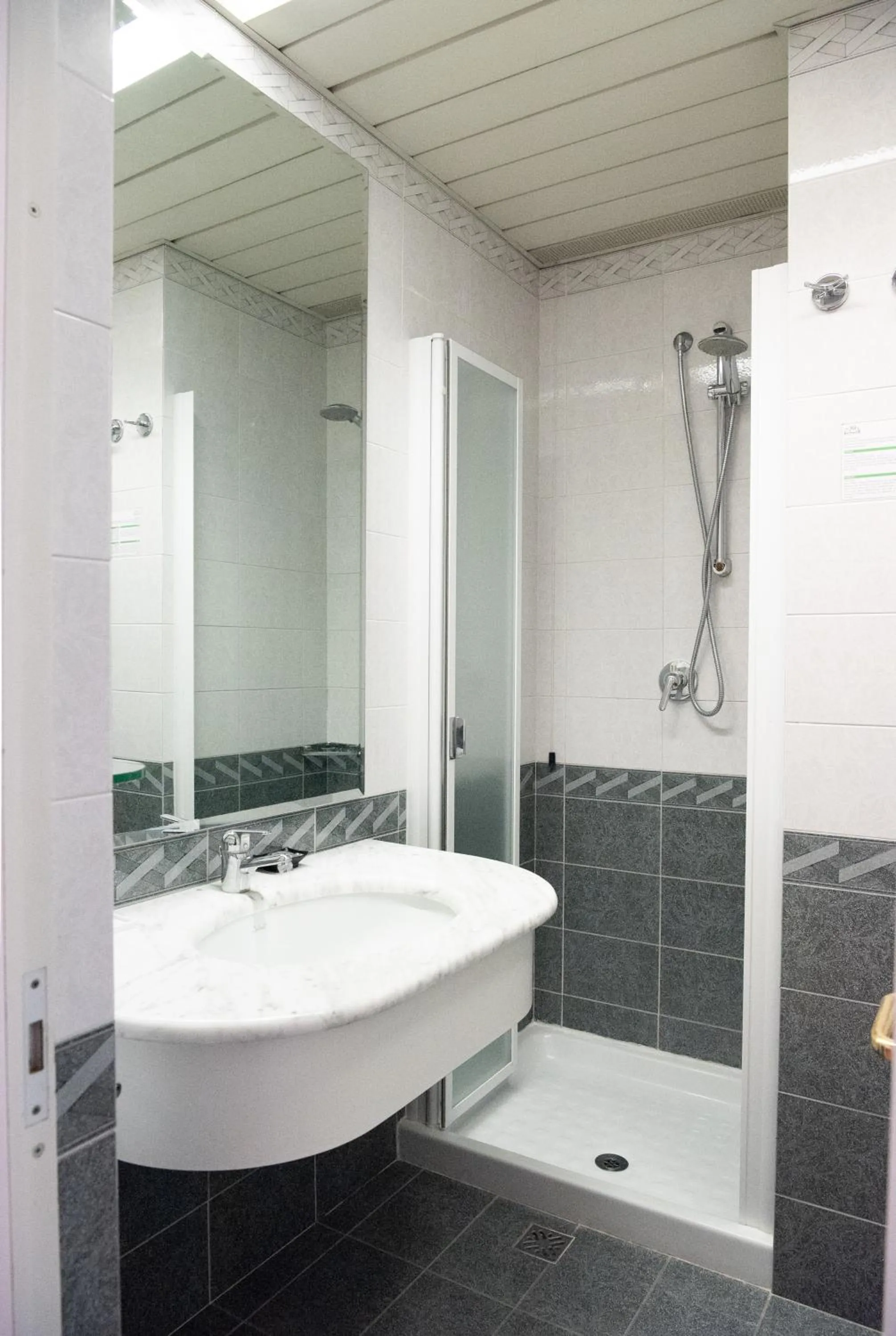 Bathroom in Melas Hotel