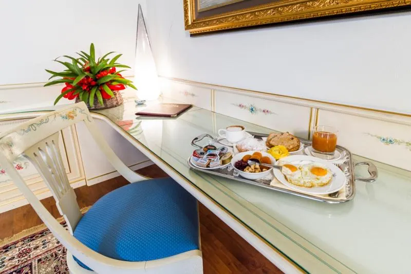 Bedroom in Melas Hotel