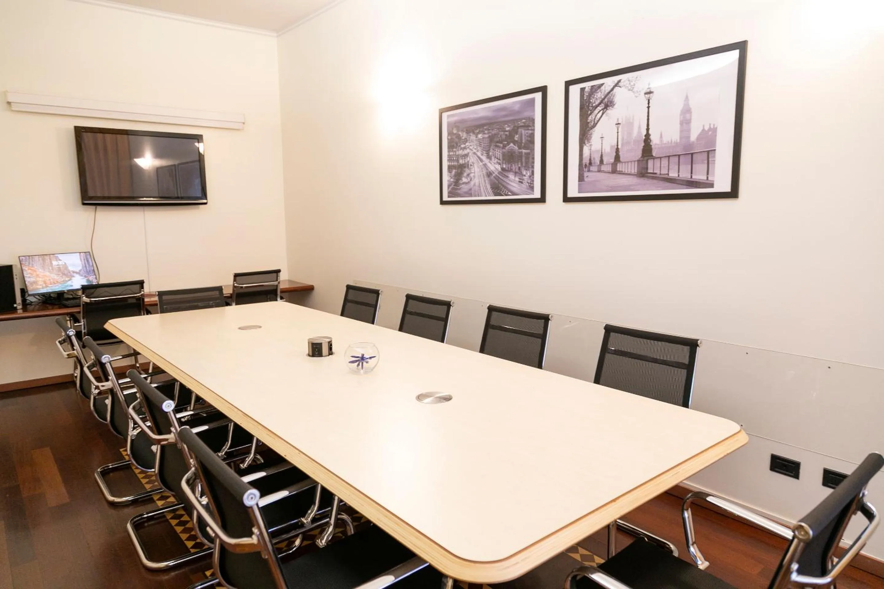 Meeting/conference room in Melas Hotel
