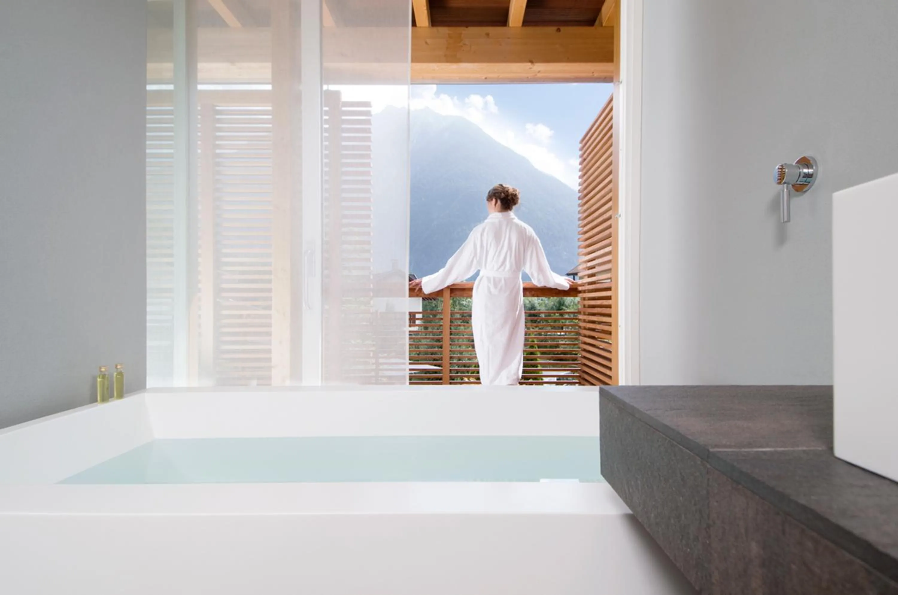Bathroom, Bed in Feldmilla Design Hotel - Wellness & SPA