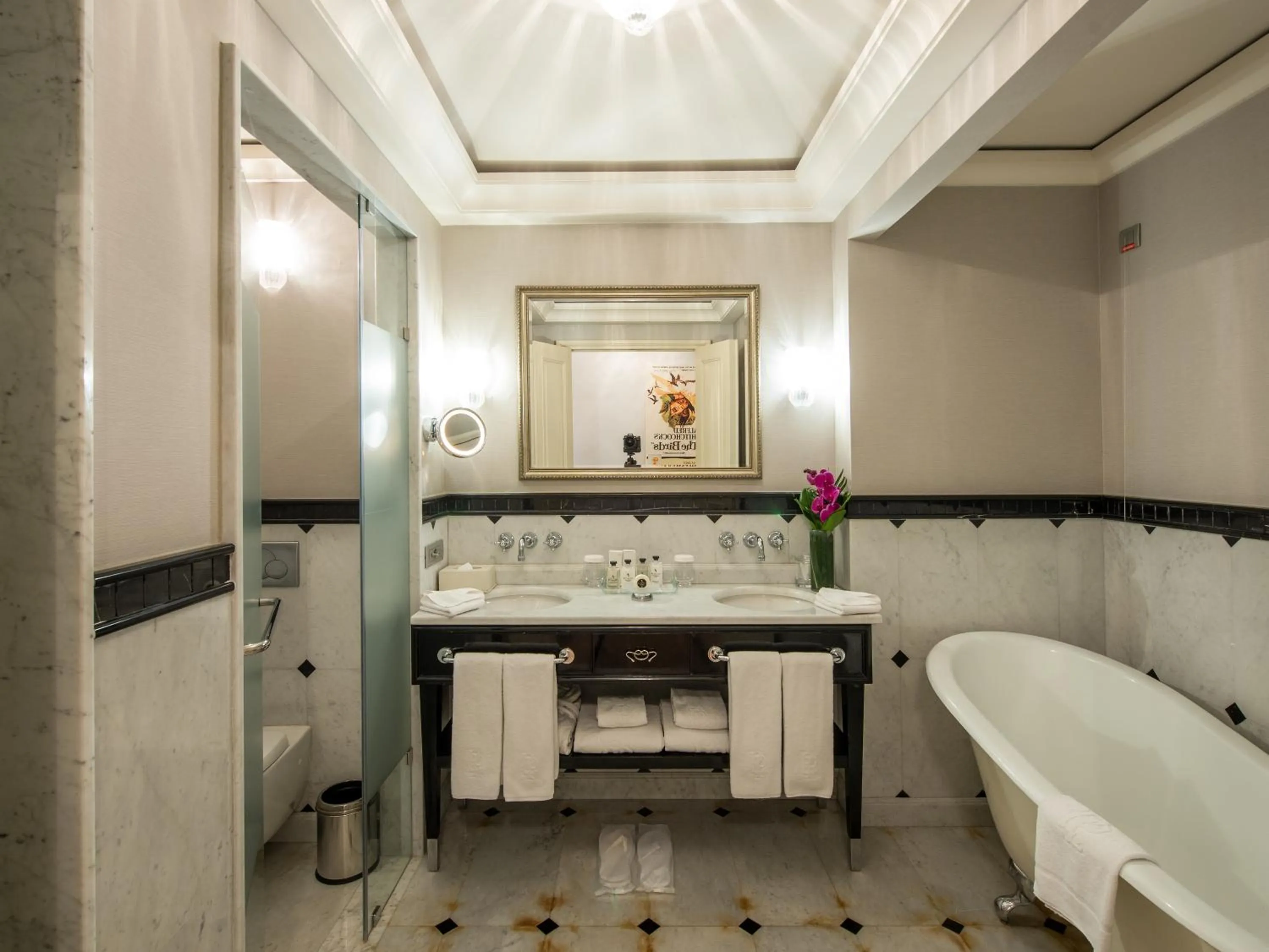 Bathroom in Pera Palace Hotel