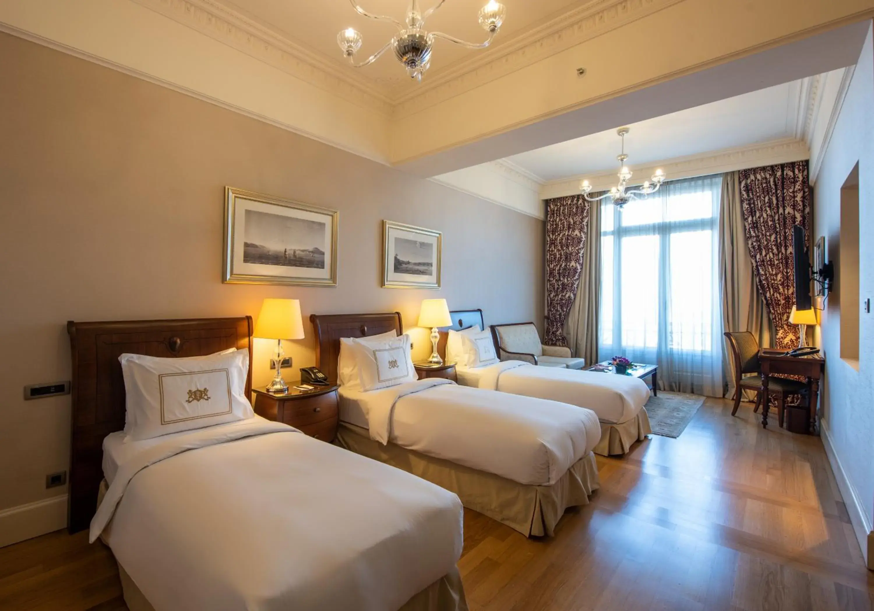 Grand Pera Studio Triple Room in Pera Palace Hotel Grand Pera Studio Triple Room in Pera Palace Hotel