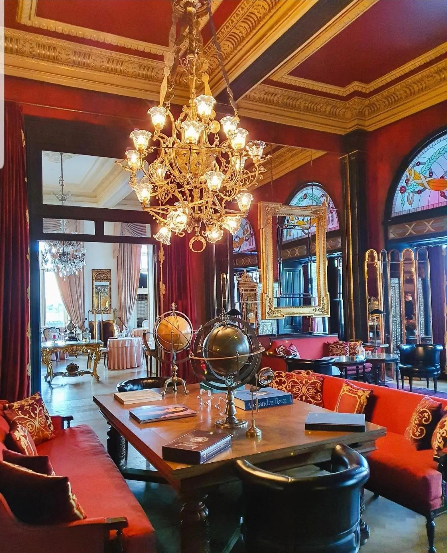 Restaurant/places to eat in Pera Palace Hotel