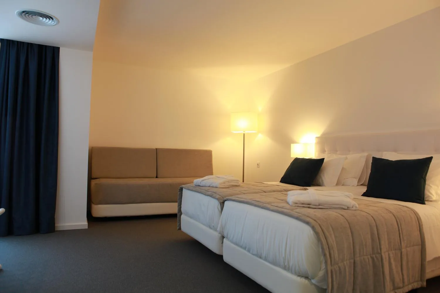 Bedroom, Bed in Hotel Anjo de Portugal