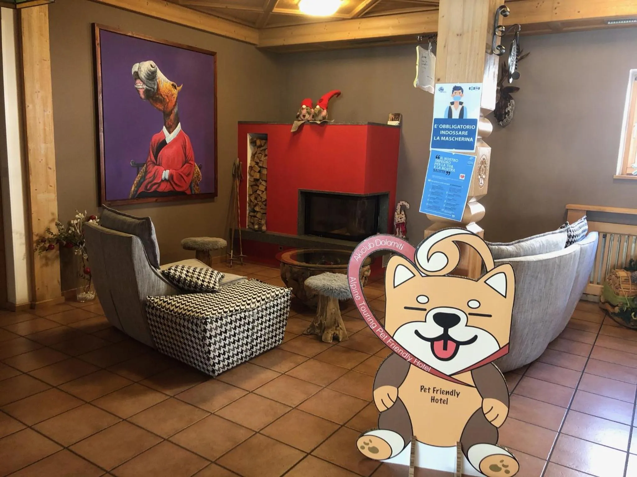 Lounge or bar in Alpine Touring Hotel-petfriendly