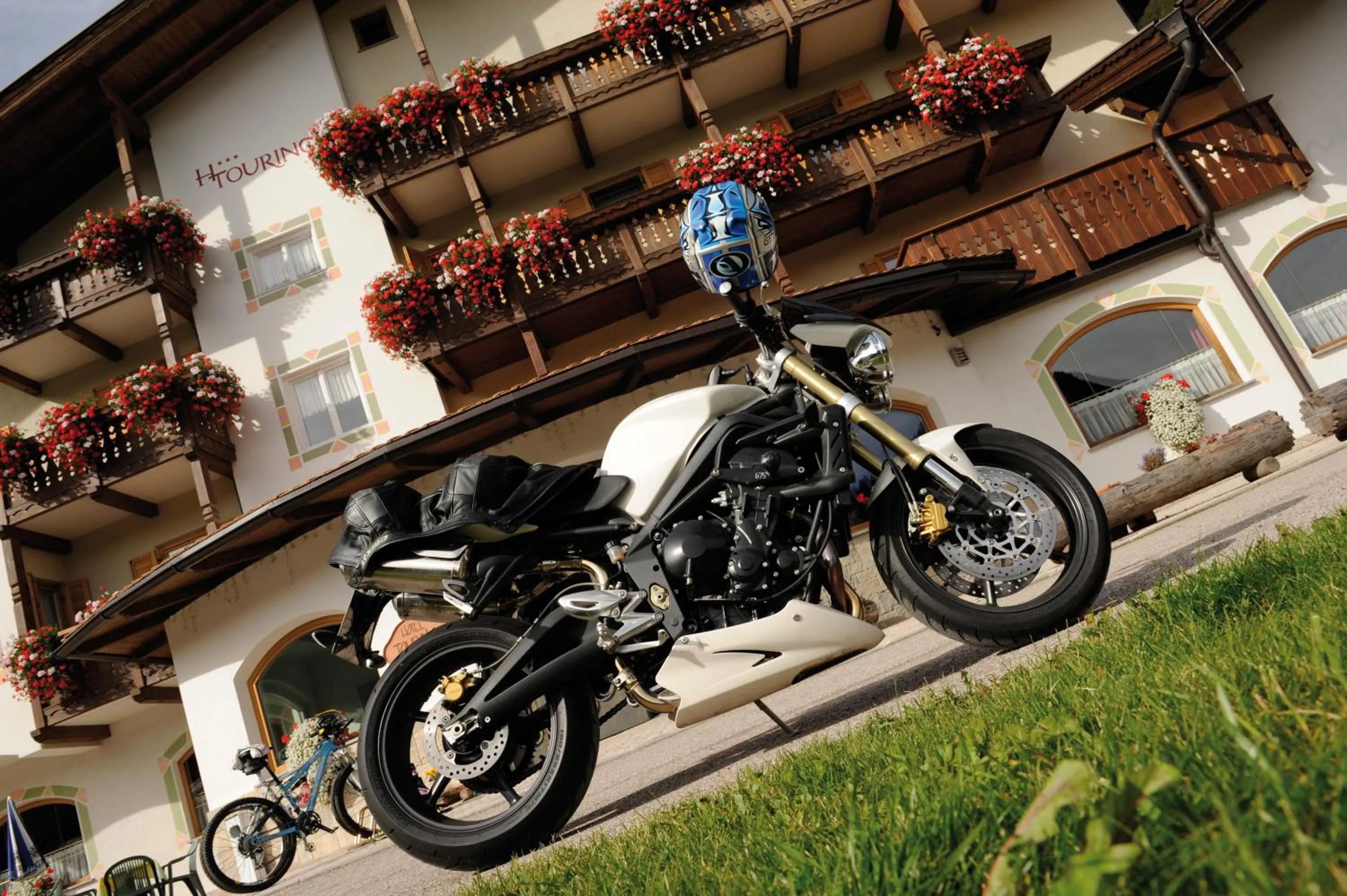 Garden in Alpine Touring Hotel-petfriendly