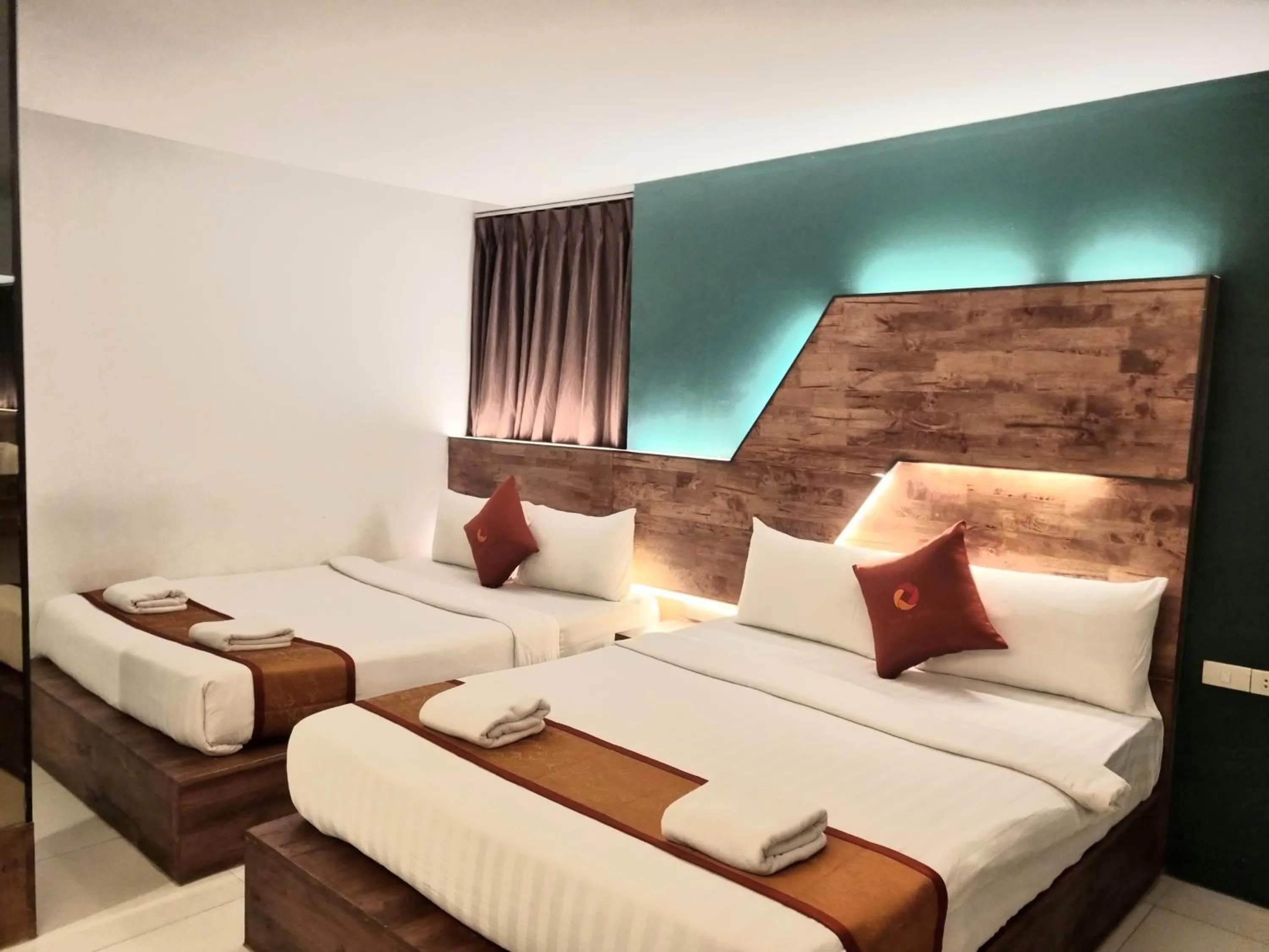 Photo of the whole room, Bed in Cozi Inn Hotel, Bangkok