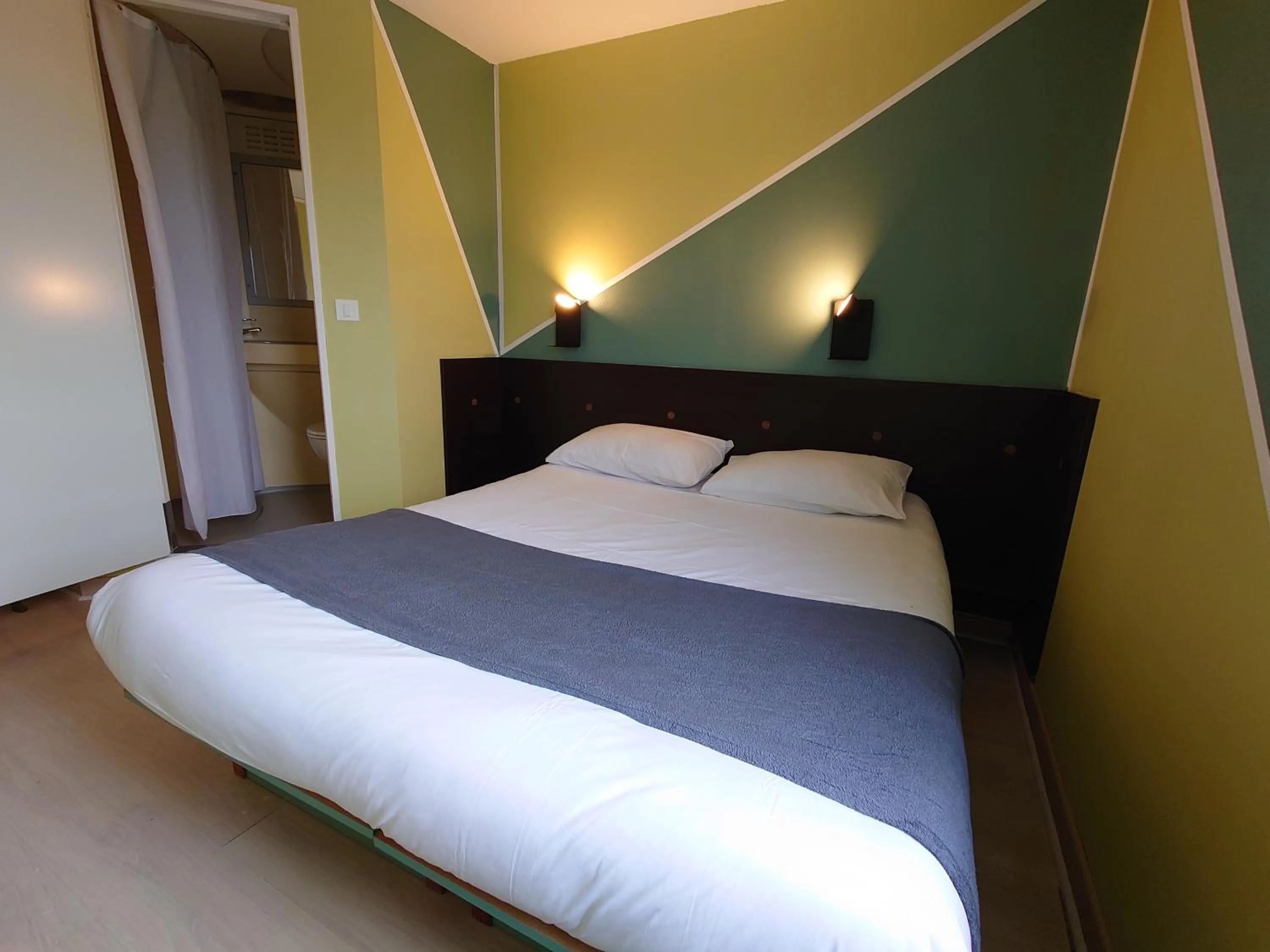 Bed in Fasthotel Angers Beaucouzé