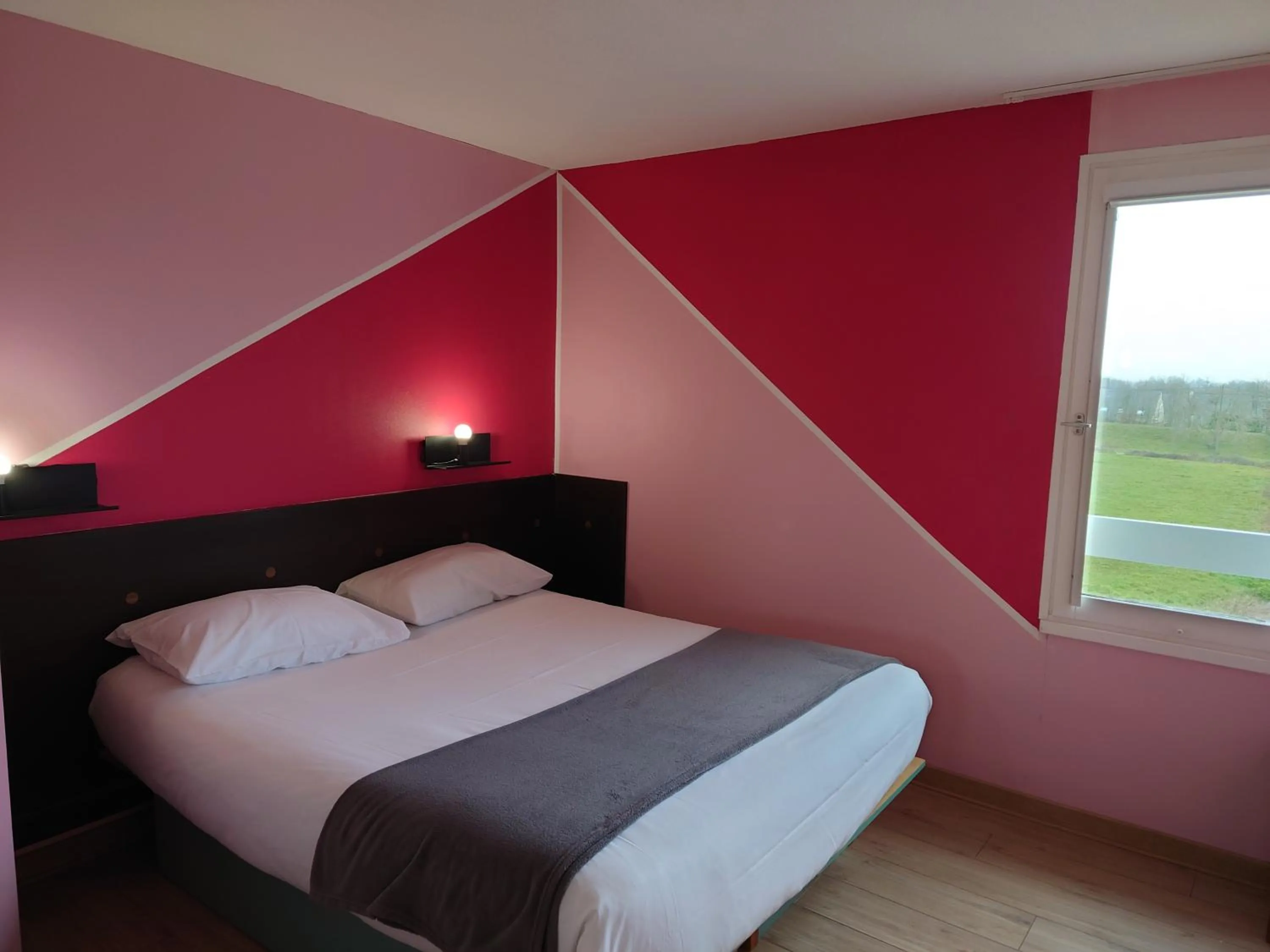 Bed in Fasthotel Angers Beaucouzé