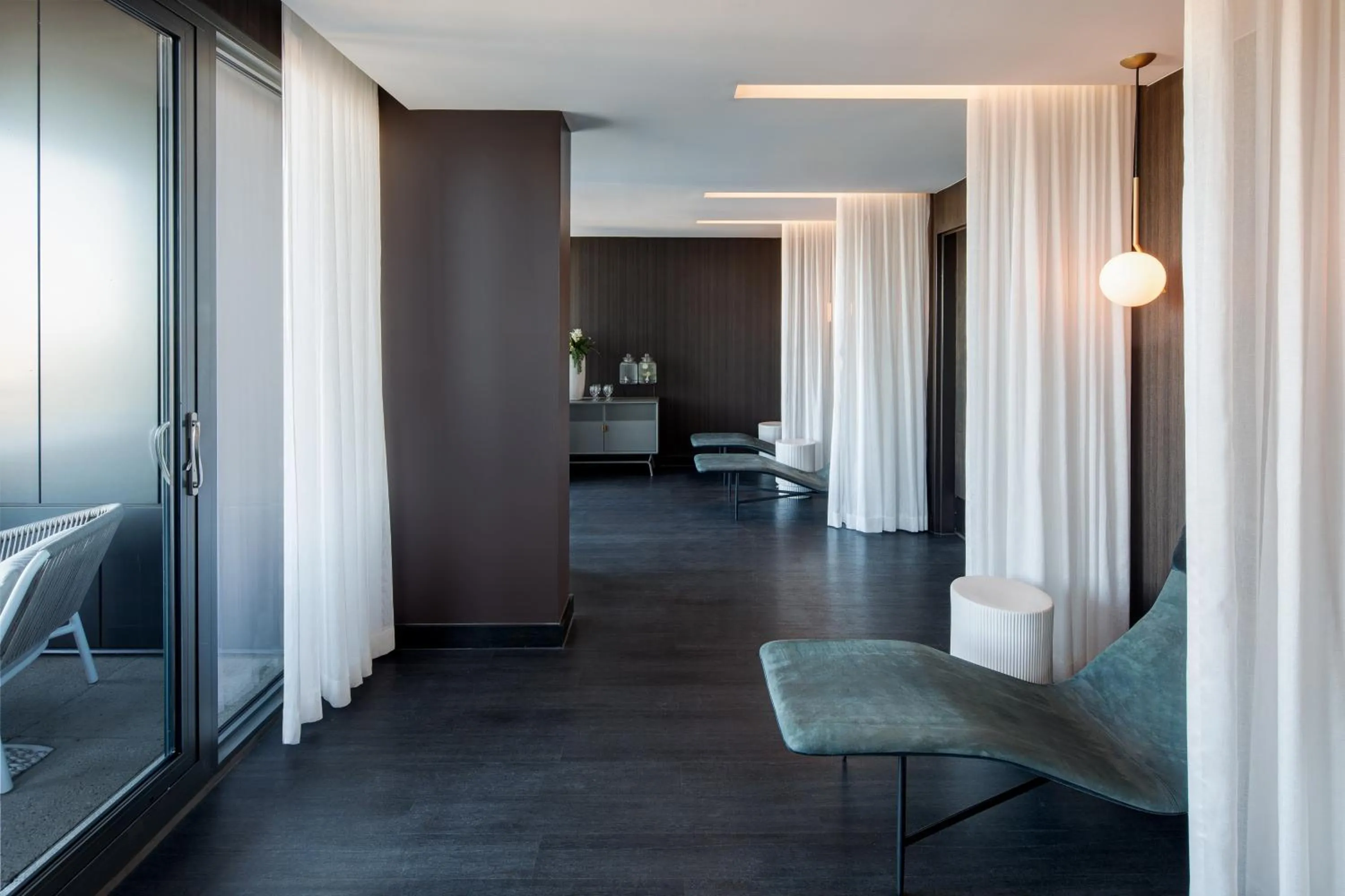 Spa and wellness centre/facilities, Bed in Amway Grand Plaza Hotel, Curio Collection by Hilton