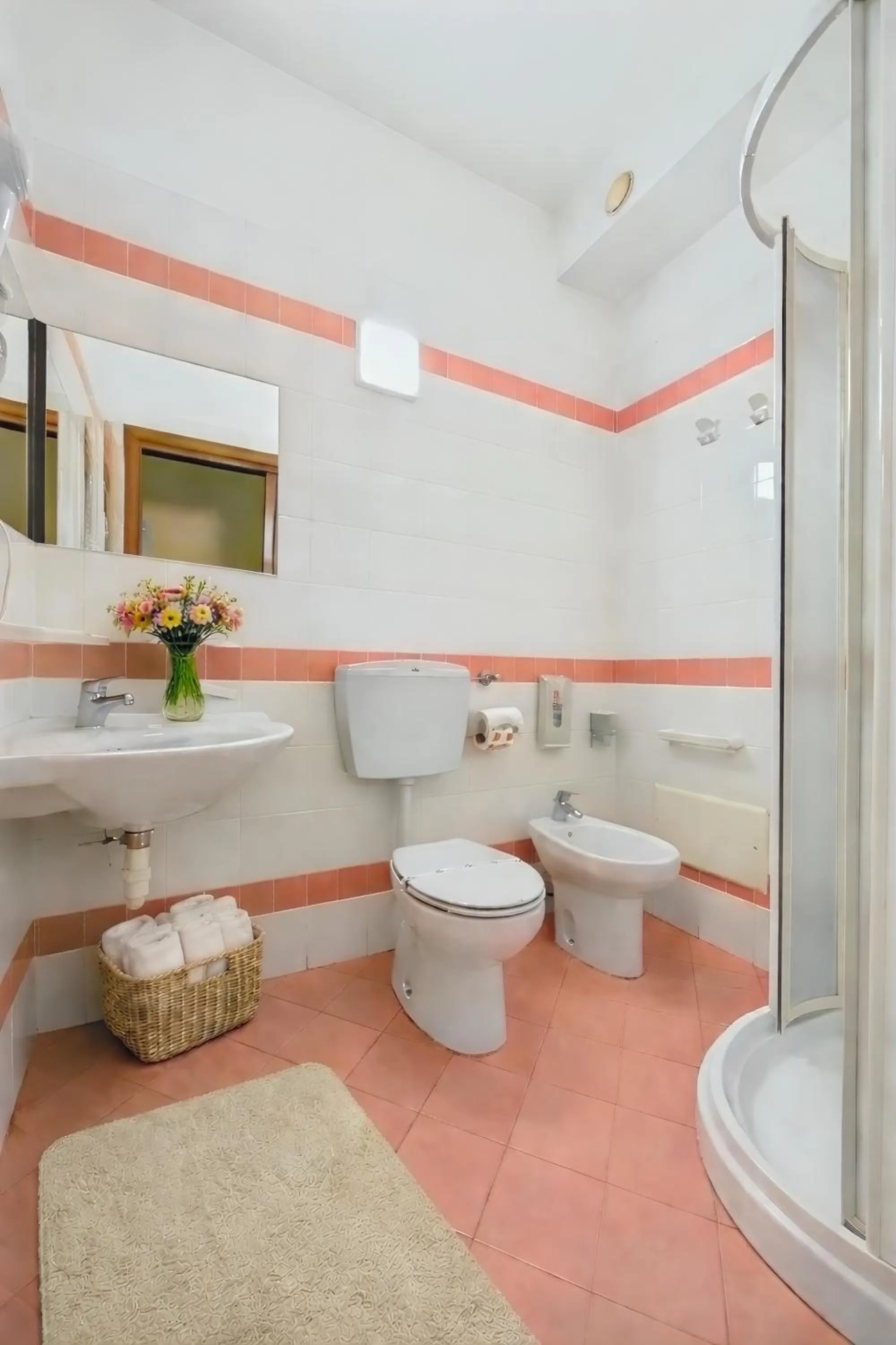 Toilet in Hotel Oberje Dla Viere