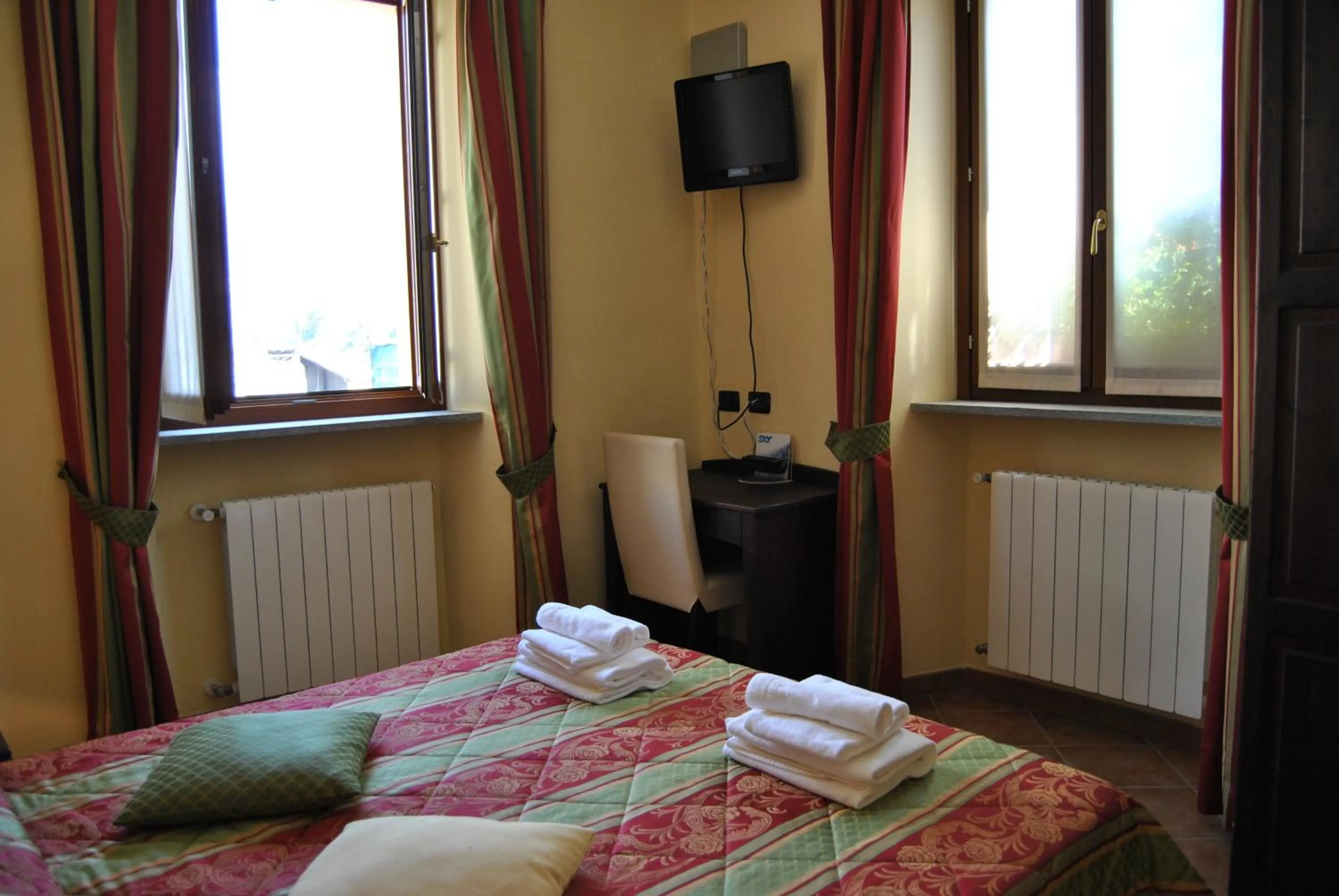 Photo of the whole room, Bed in Hotel Oberje Dla Viere