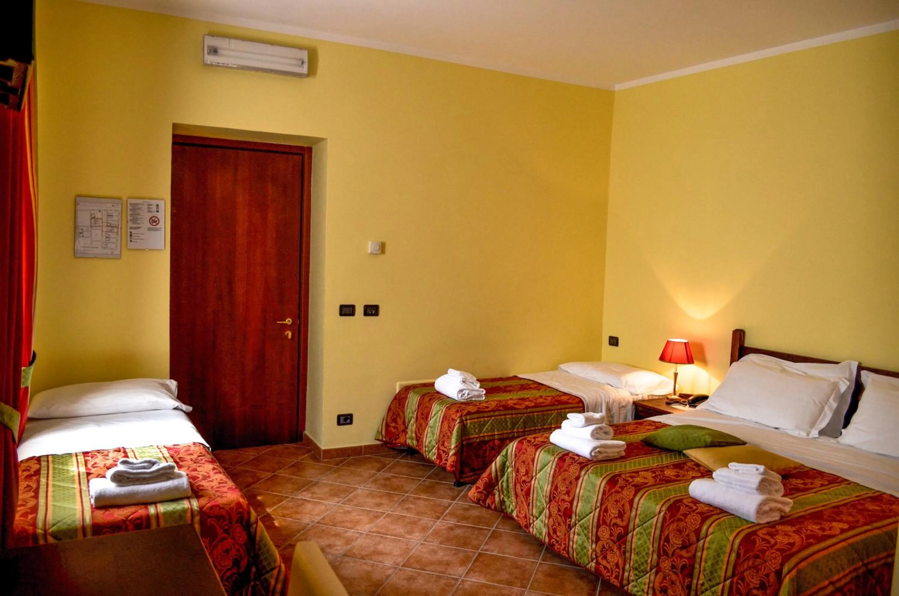 Photo of the whole room, Bed in Hotel Oberje Dla Viere