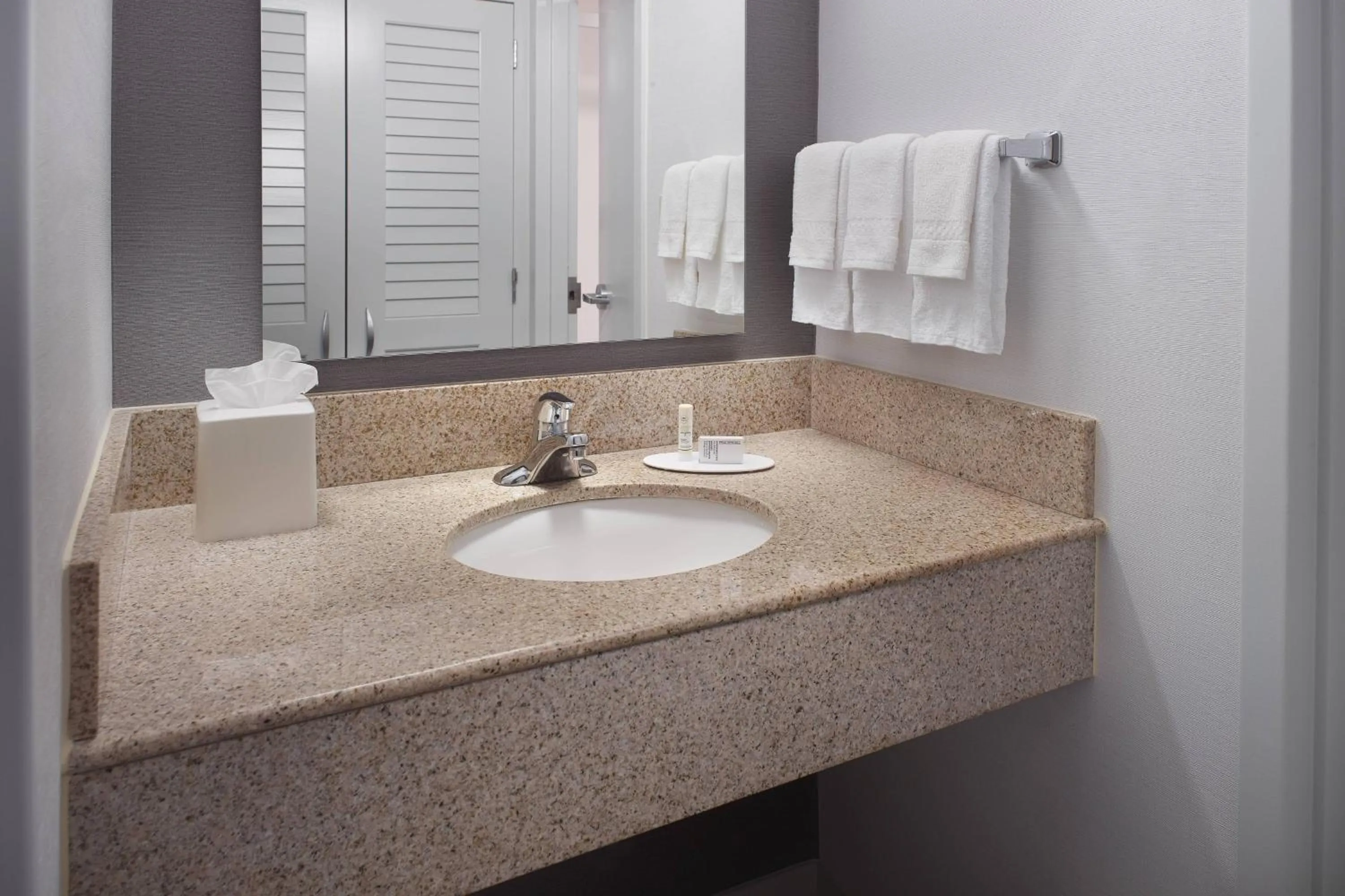 Bathroom in Courtyard Charlotte Arrowood