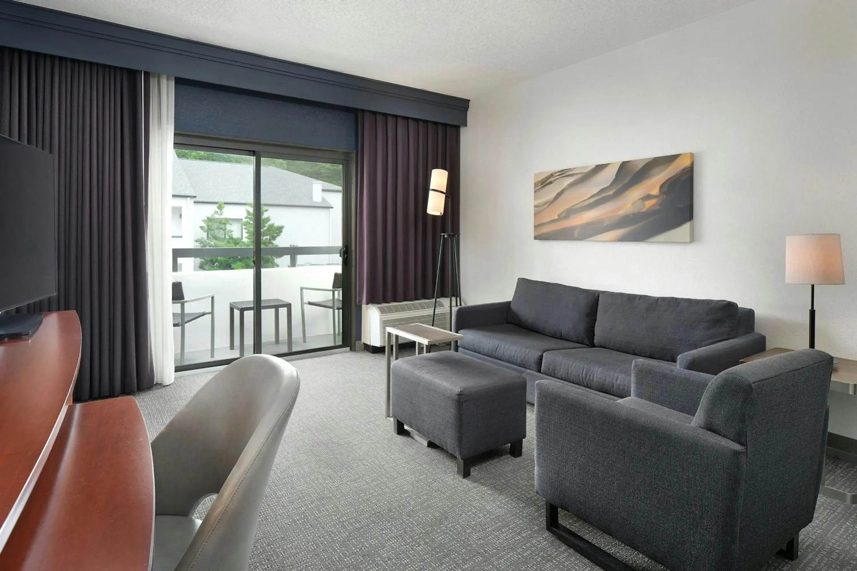 One-Bedroom Suite with Two Double Beds and Courtyard View in Courtyard Charlotte Arrowood One-Bedroom Suite with Two Double Beds and Courtyard View in Courtyard Charlotte Arrowood