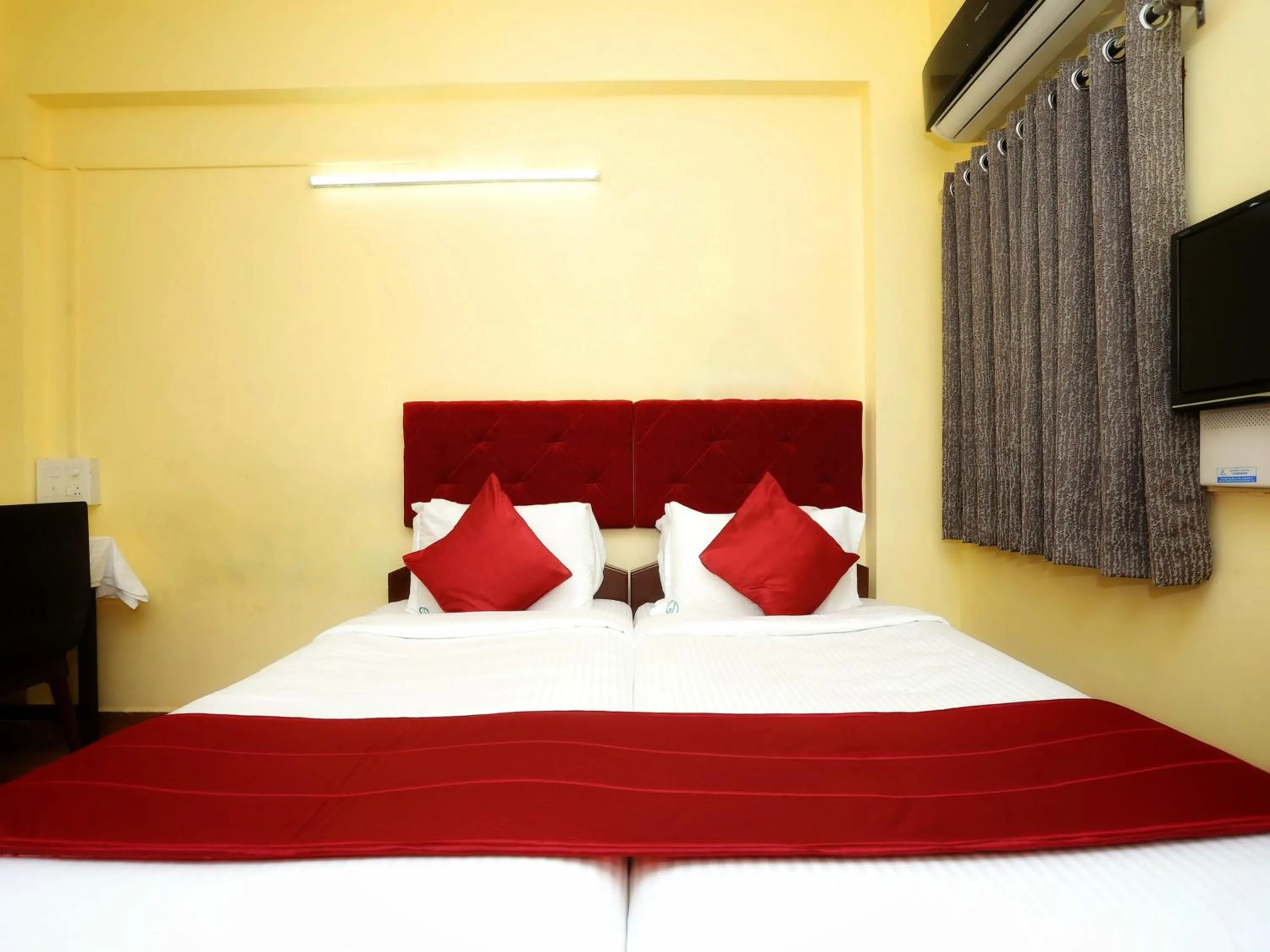 Economy Double Room in Hotel Green Plaza