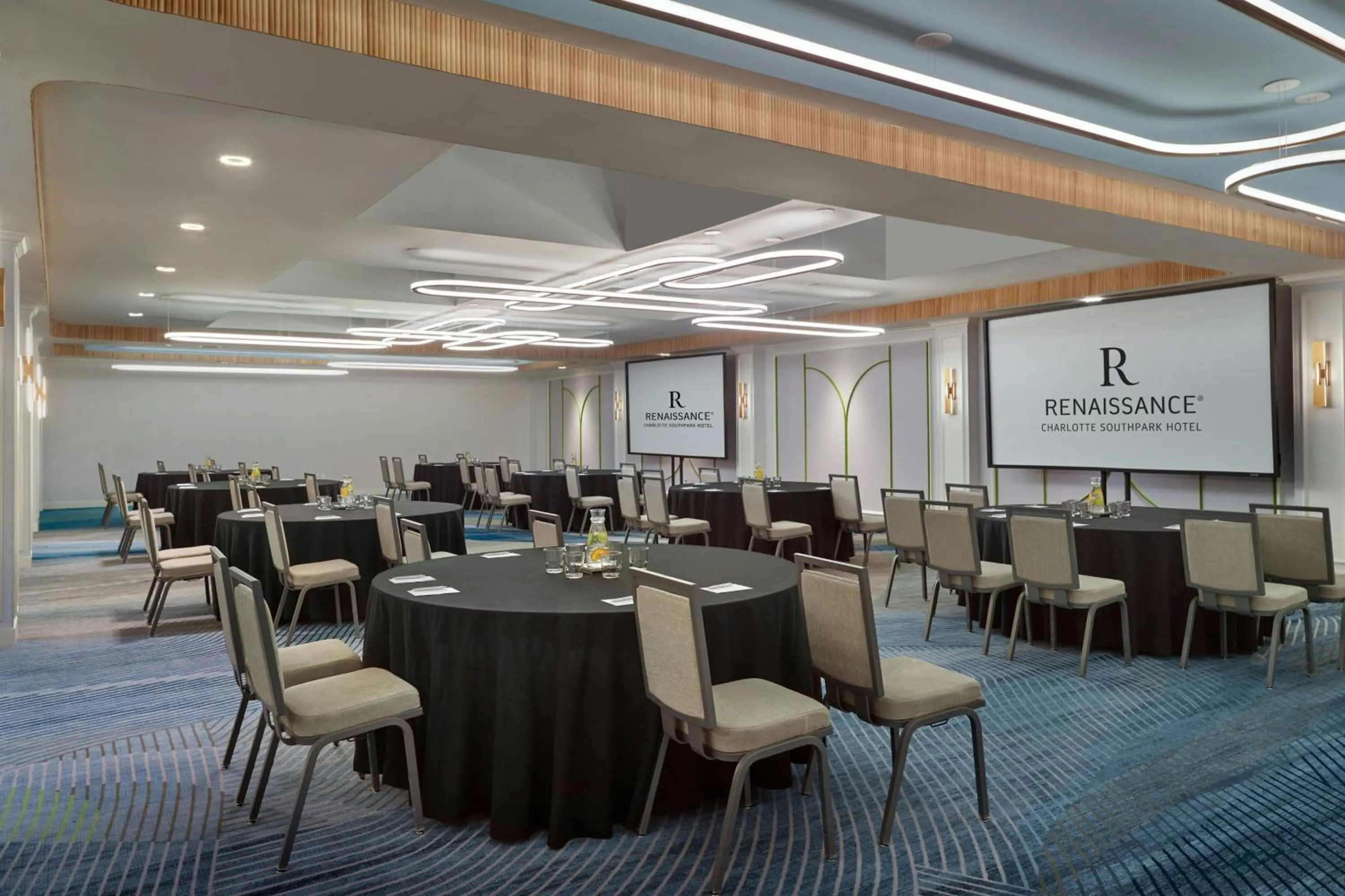 Meeting/conference room in Renaissance Charlotte SouthPark Hotel