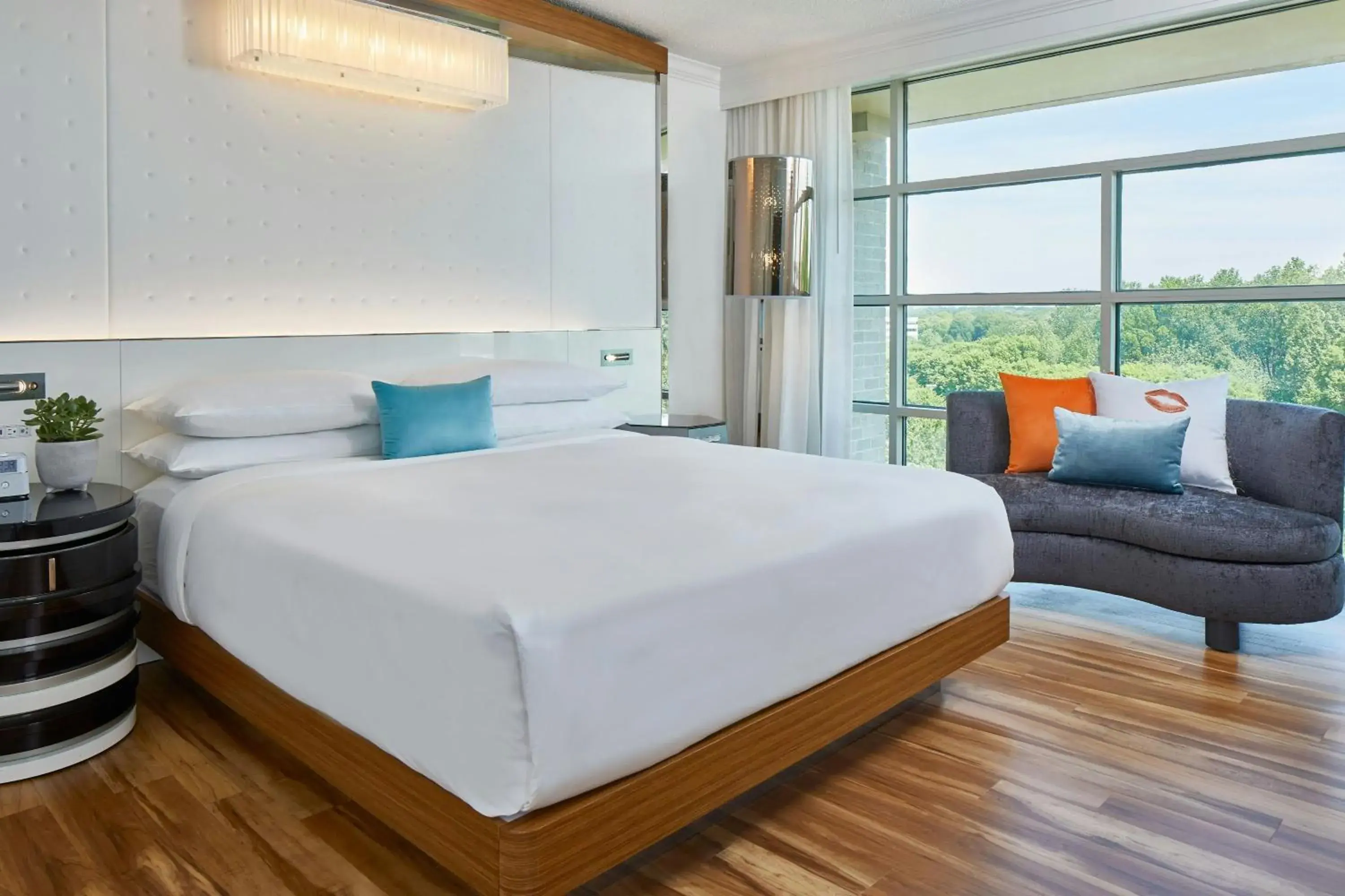 Executive King Room in Renaissance Charlotte SouthPark Hotel Executive King Room in Renaissance Charlotte SouthPark Hotel