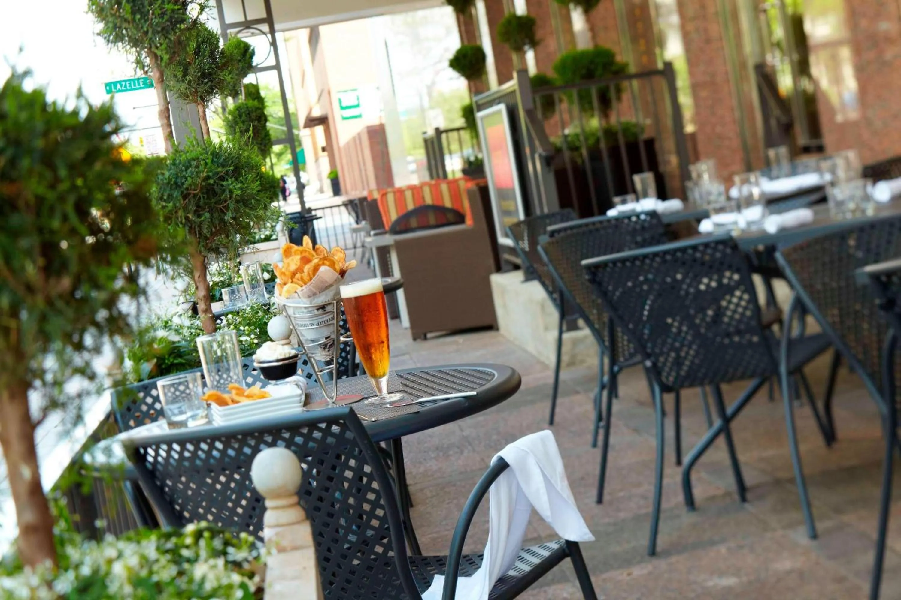 Restaurant/places to eat in Renaissance Columbus Downtown Hotel