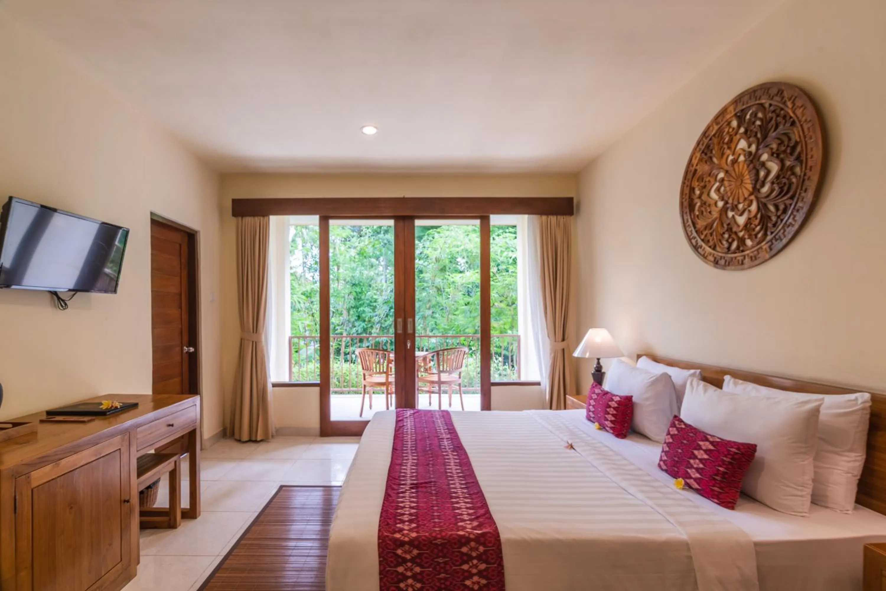 Photo of the whole room, Bed in Swahita Ubud