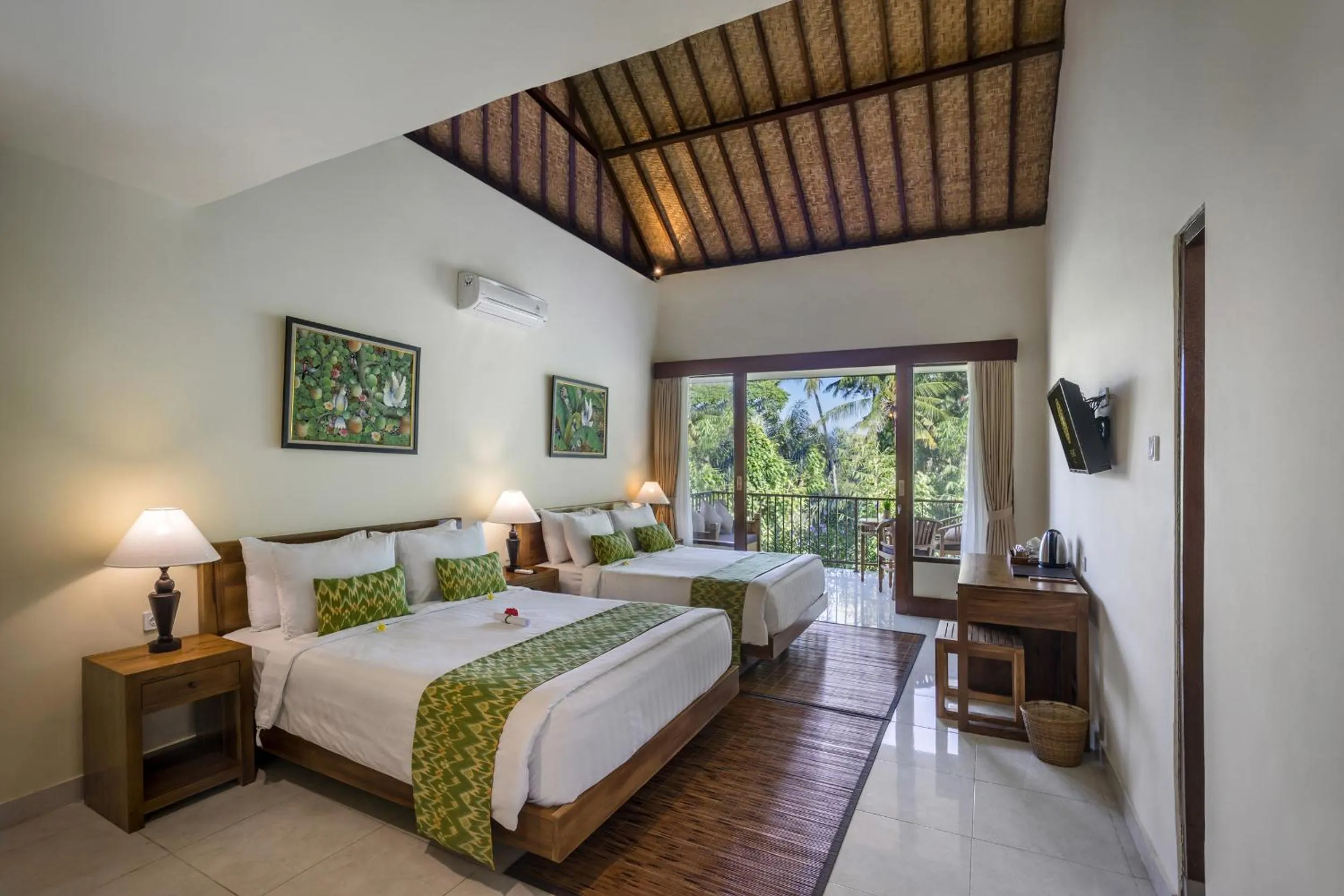 Photo of the whole room, Bed in Swahita Ubud