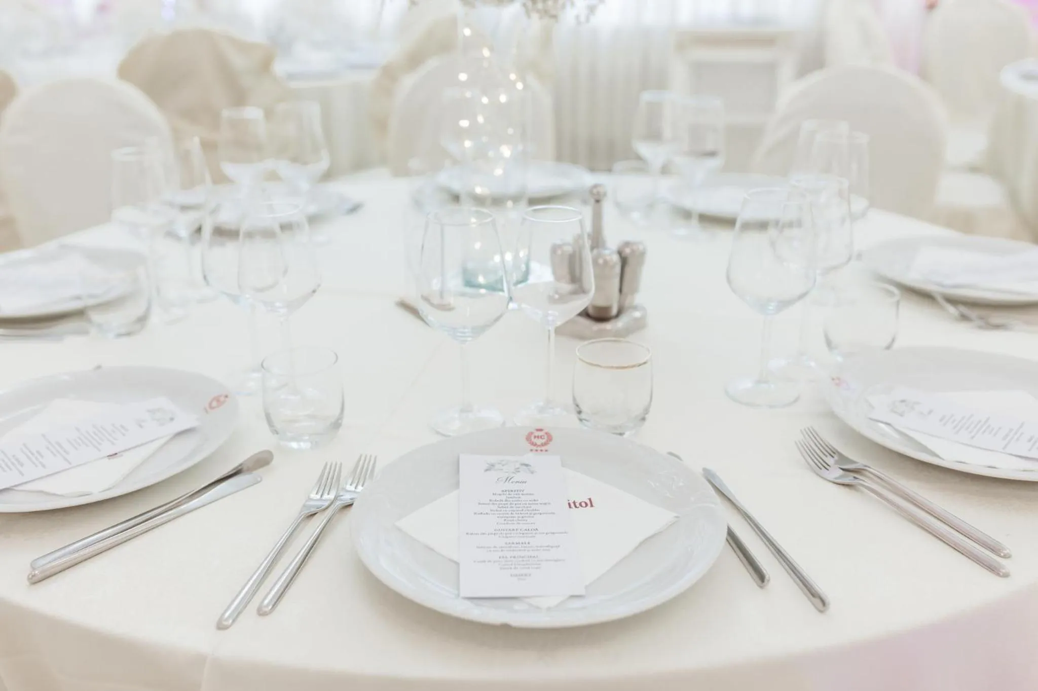 Restaurant/places to eat in Hotel Capitol