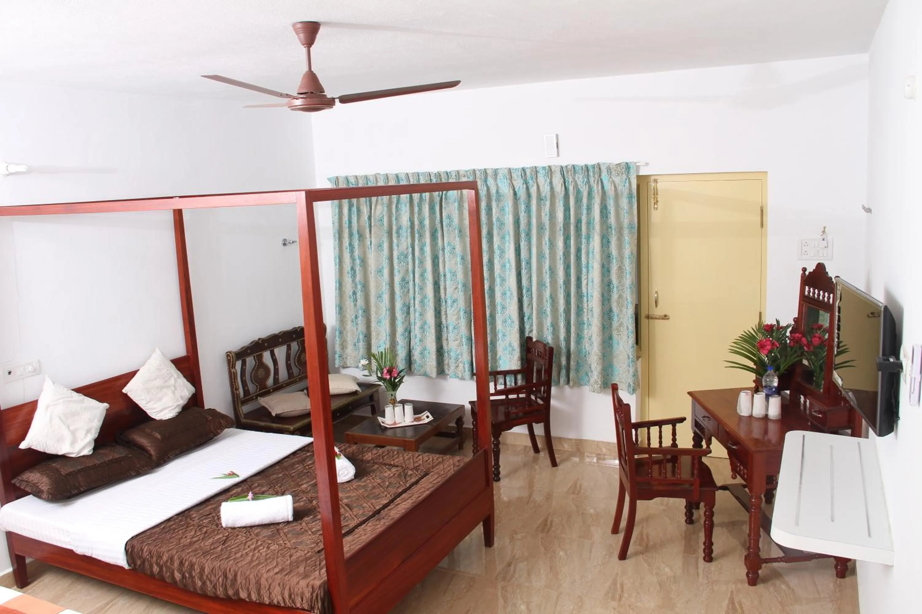 Bed in Meya Beach Walk Hotel