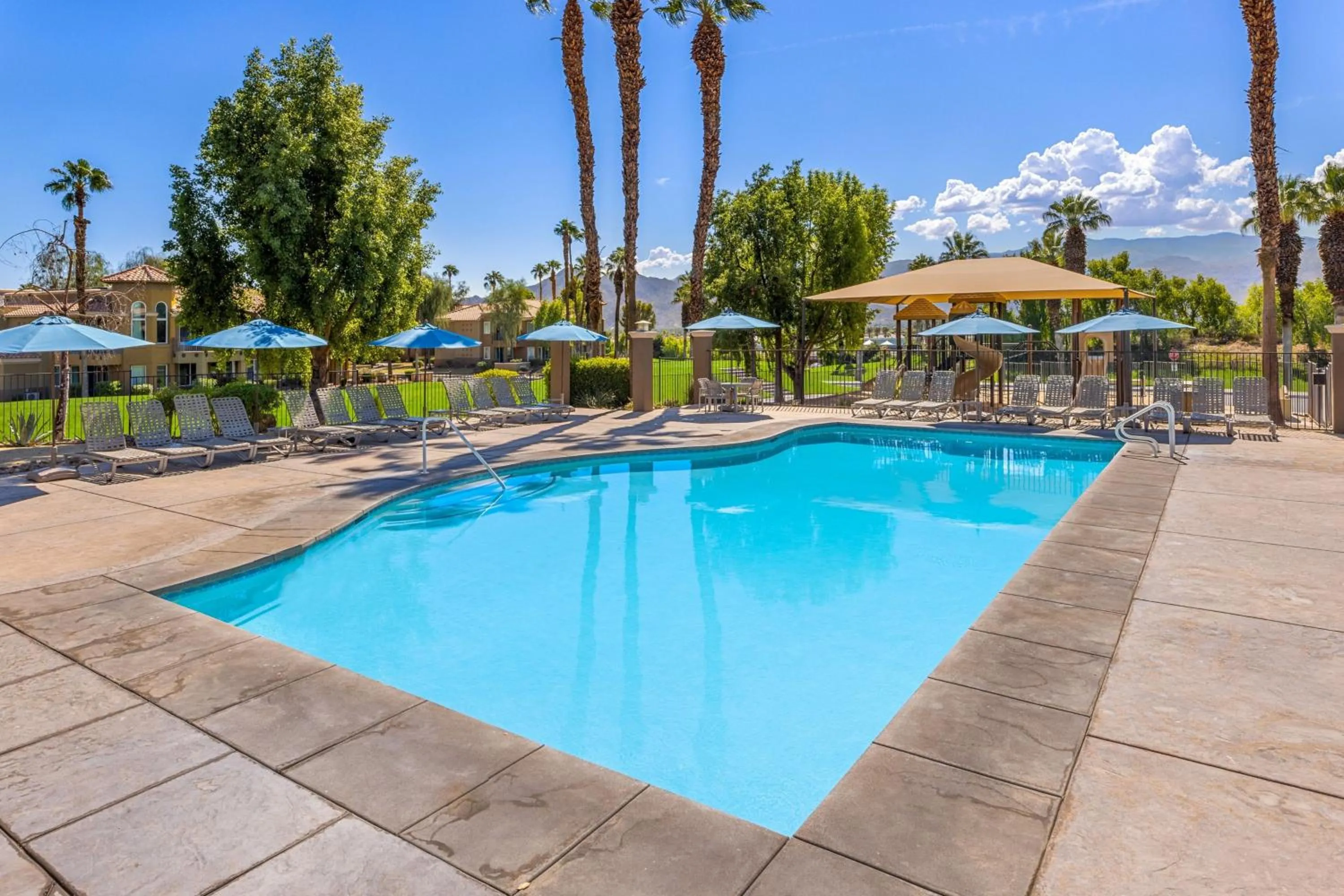 Swimming pool in Marriott's Desert Springs Villas I