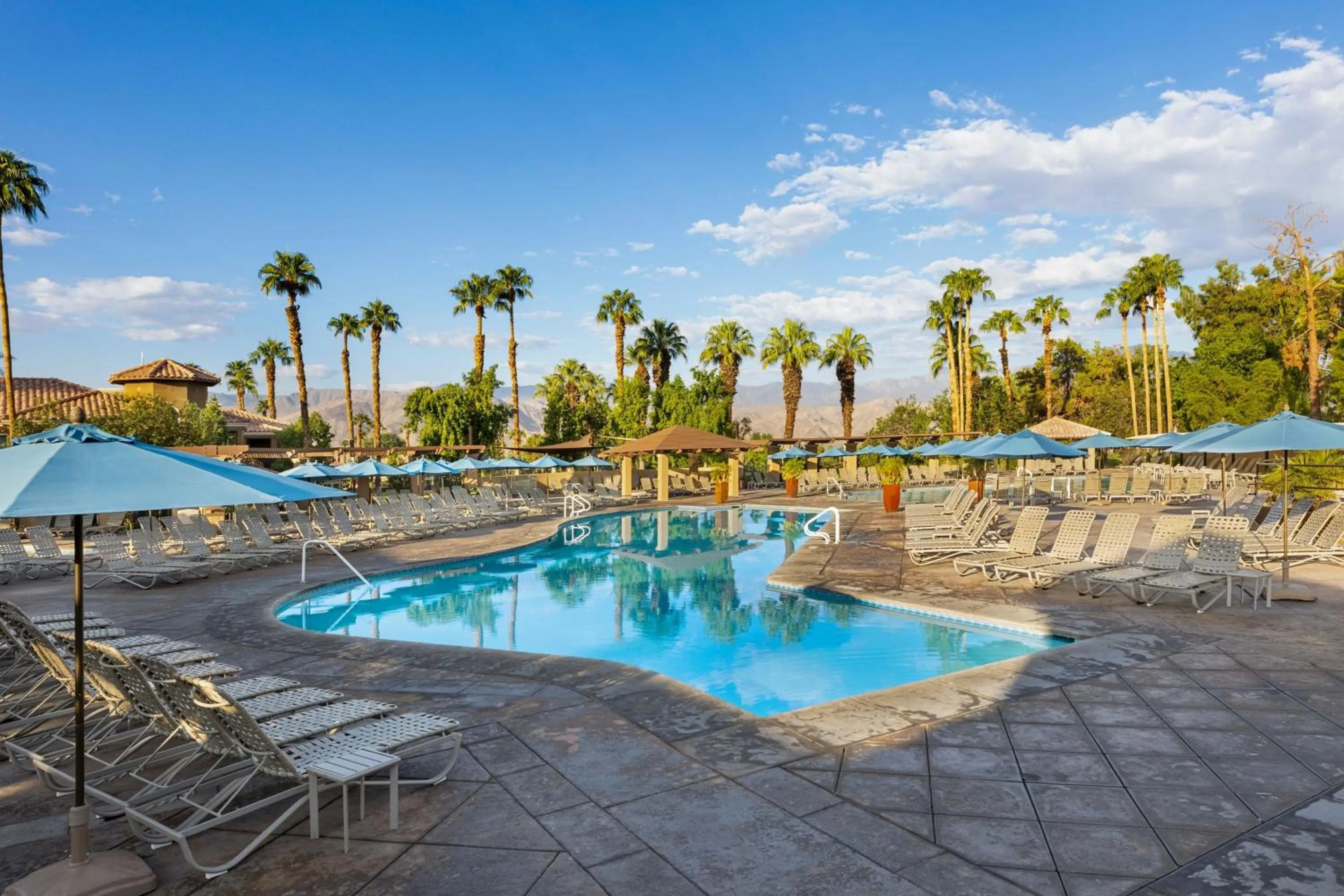 Swimming pool in Marriott's Desert Springs Villas I