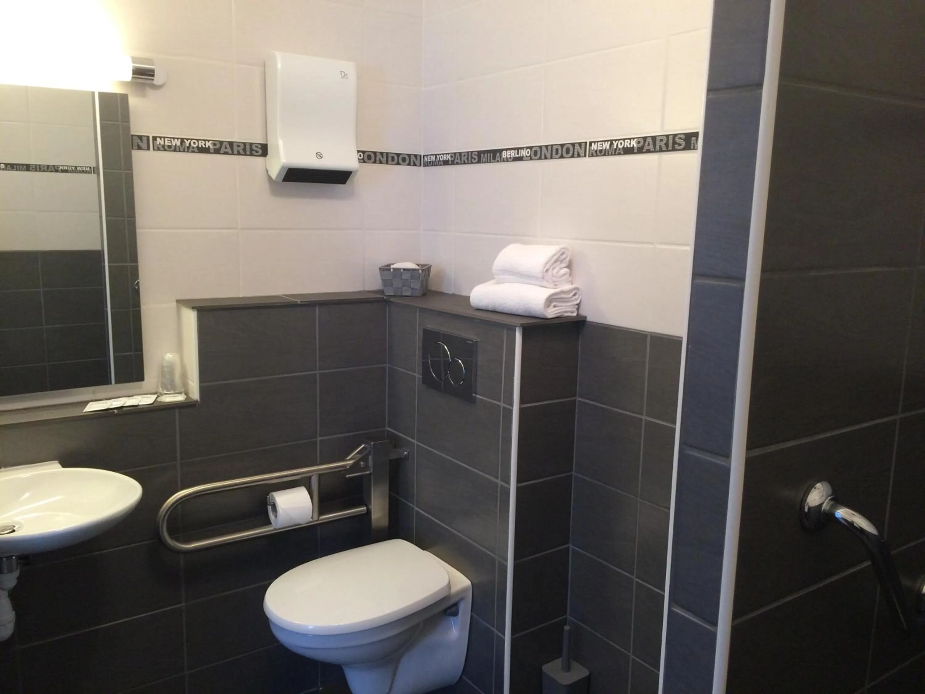 Bathroom in Hotel Atlantide