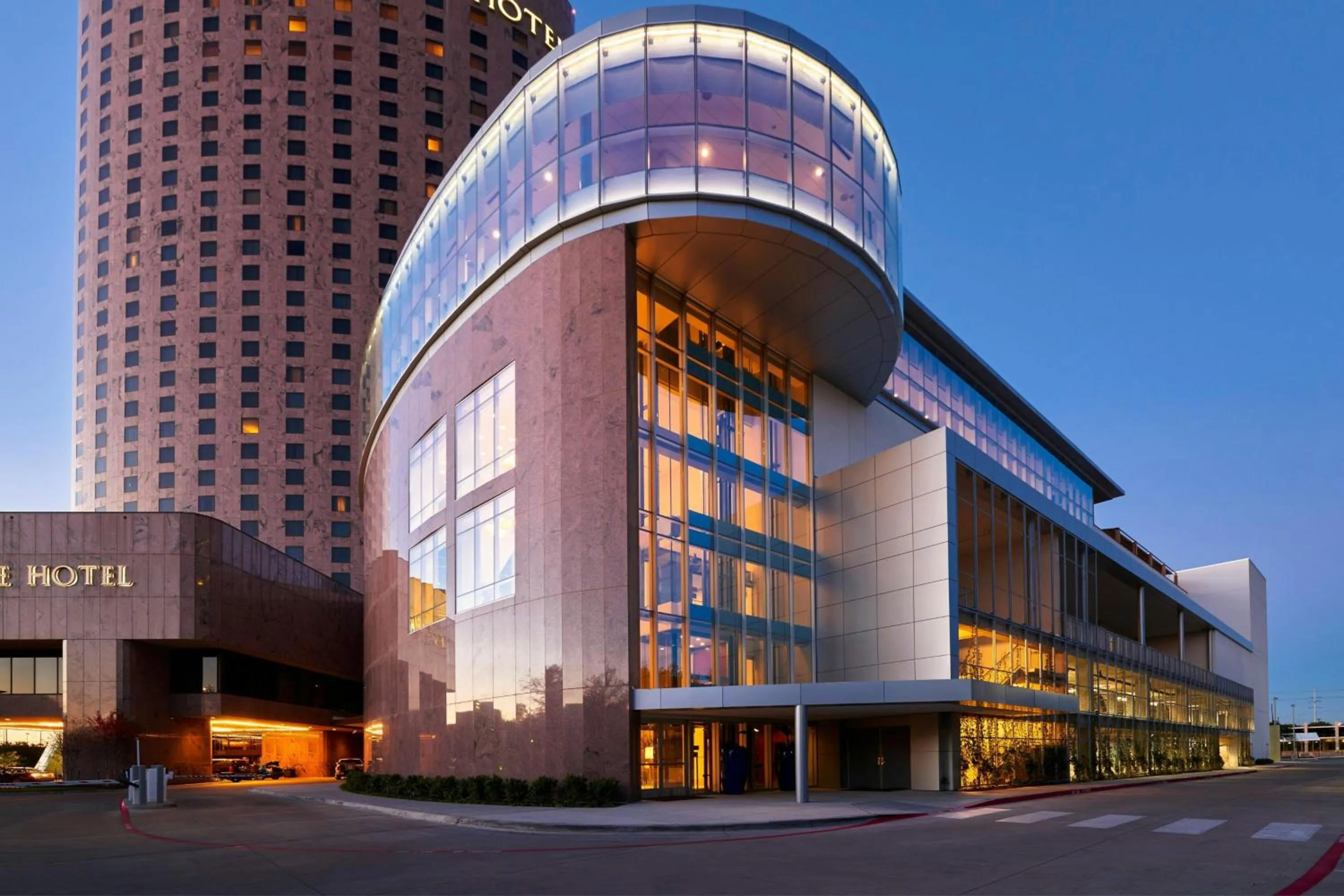 Property building in Renaissance Dallas Hotel