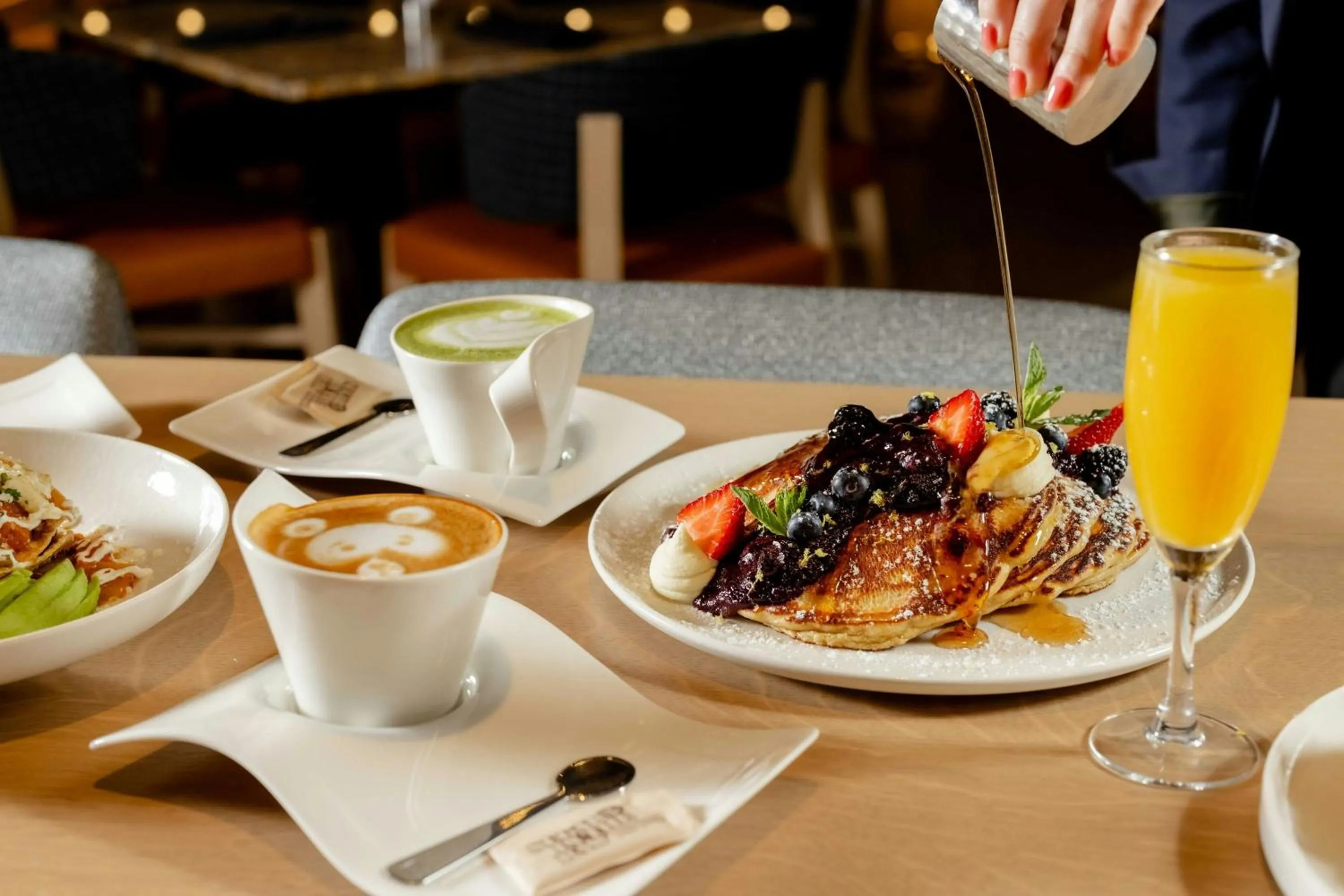 Restaurant/places to eat in Renaissance Dallas Hotel