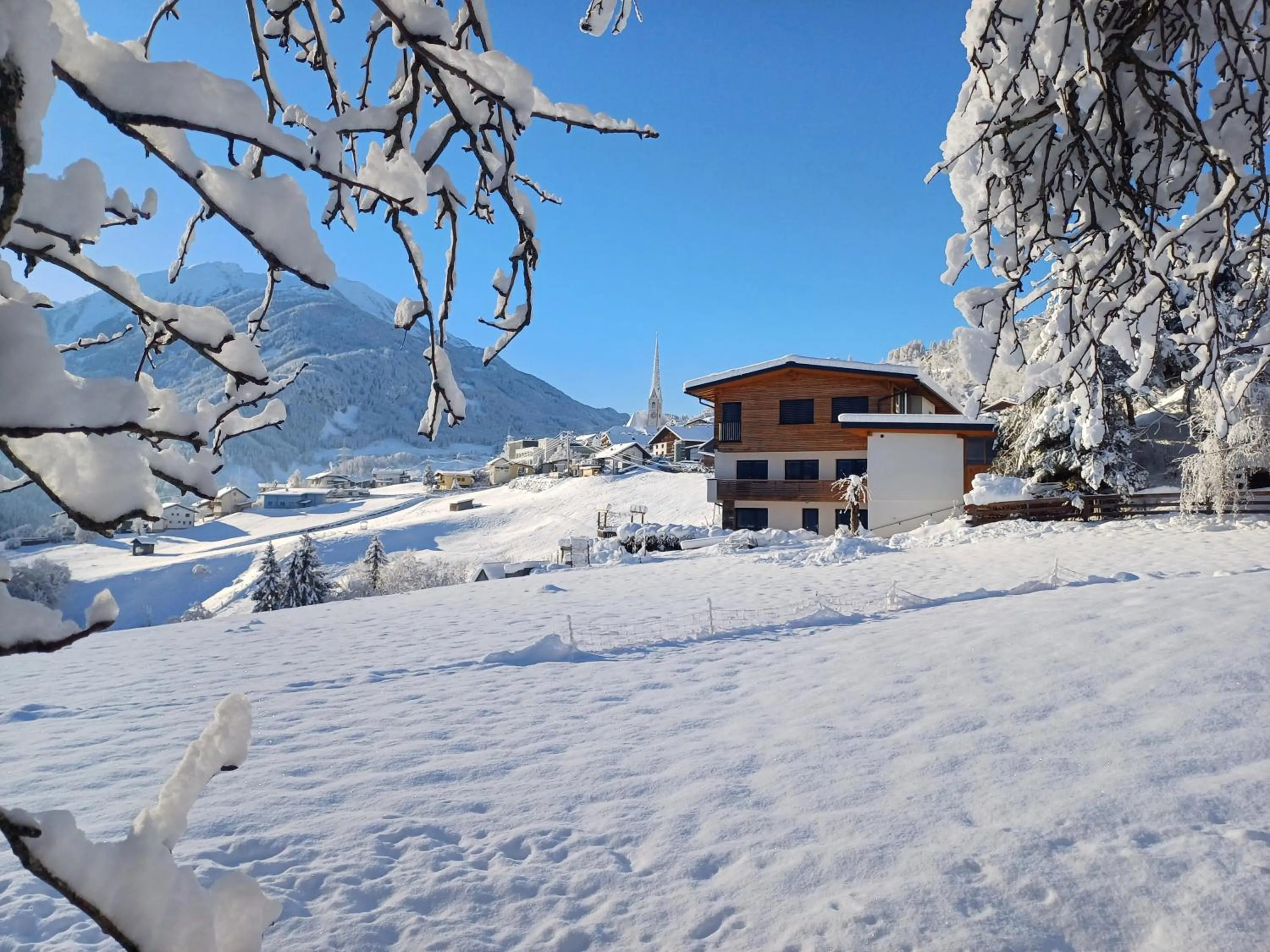 Property building in Neuner Charlotte incl Skidepot an der Hochzeigerbahn
