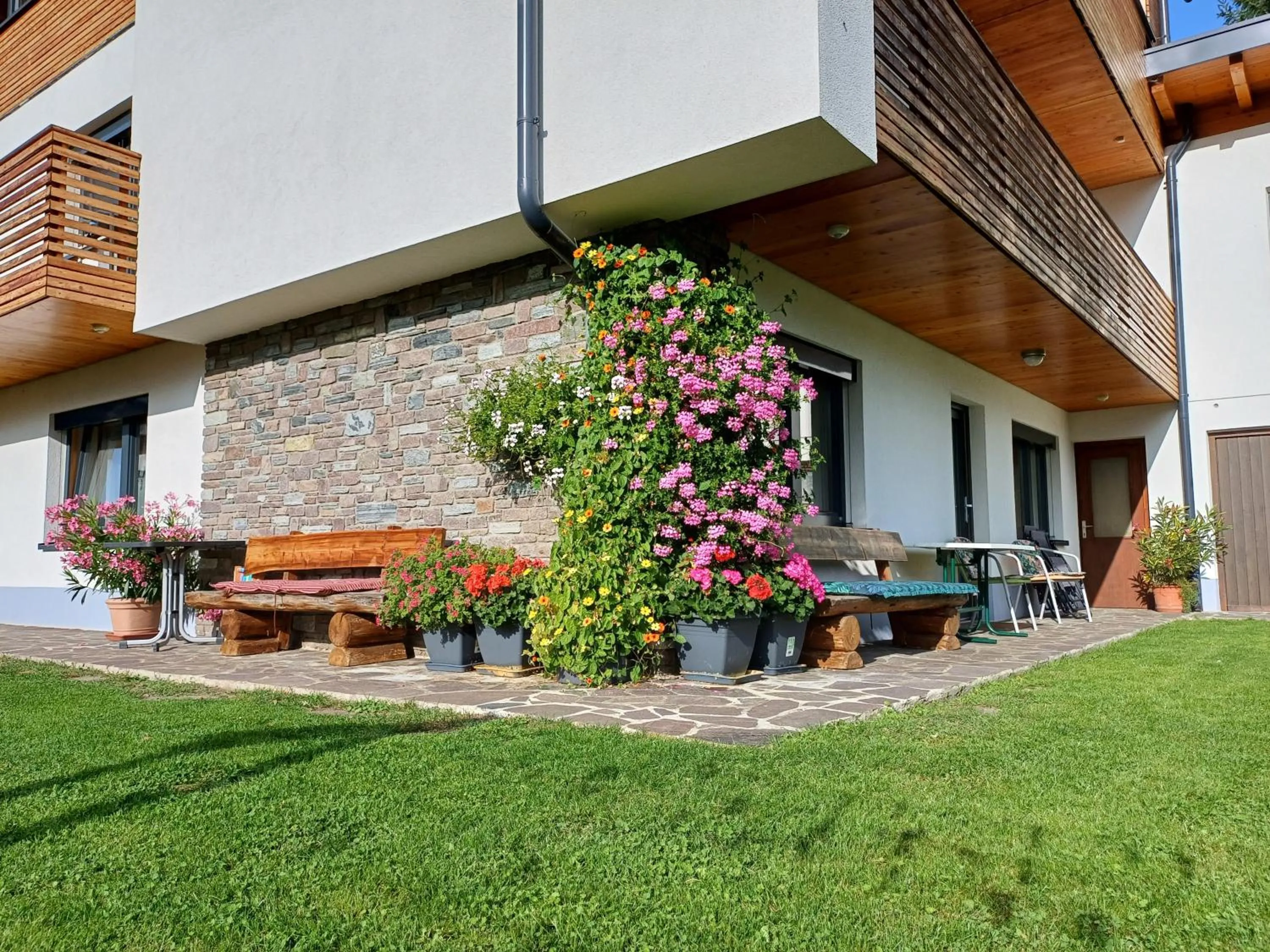 Property building in Neuner Charlotte incl Skidepot an der Hochzeigerbahn