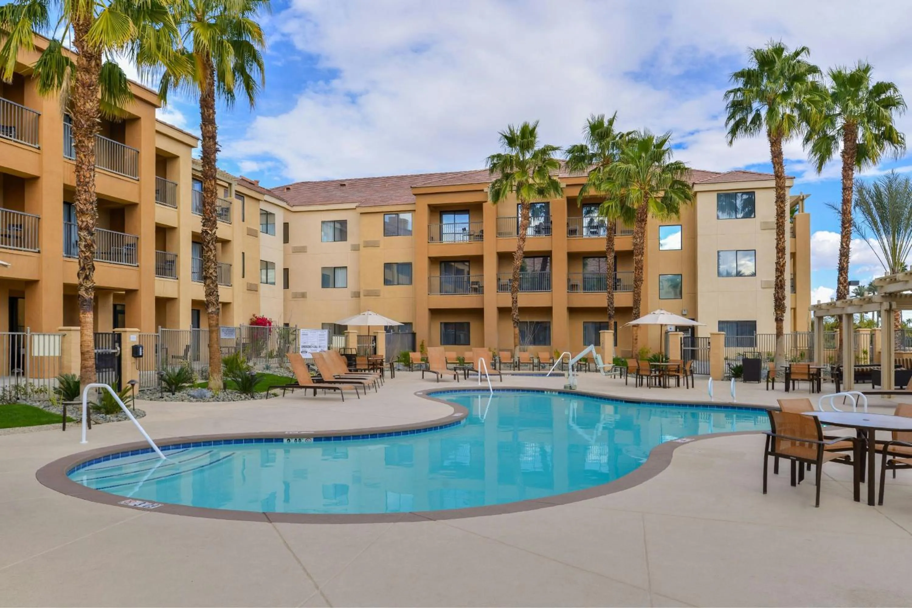 Swimming pool in Courtyard Palm Desert