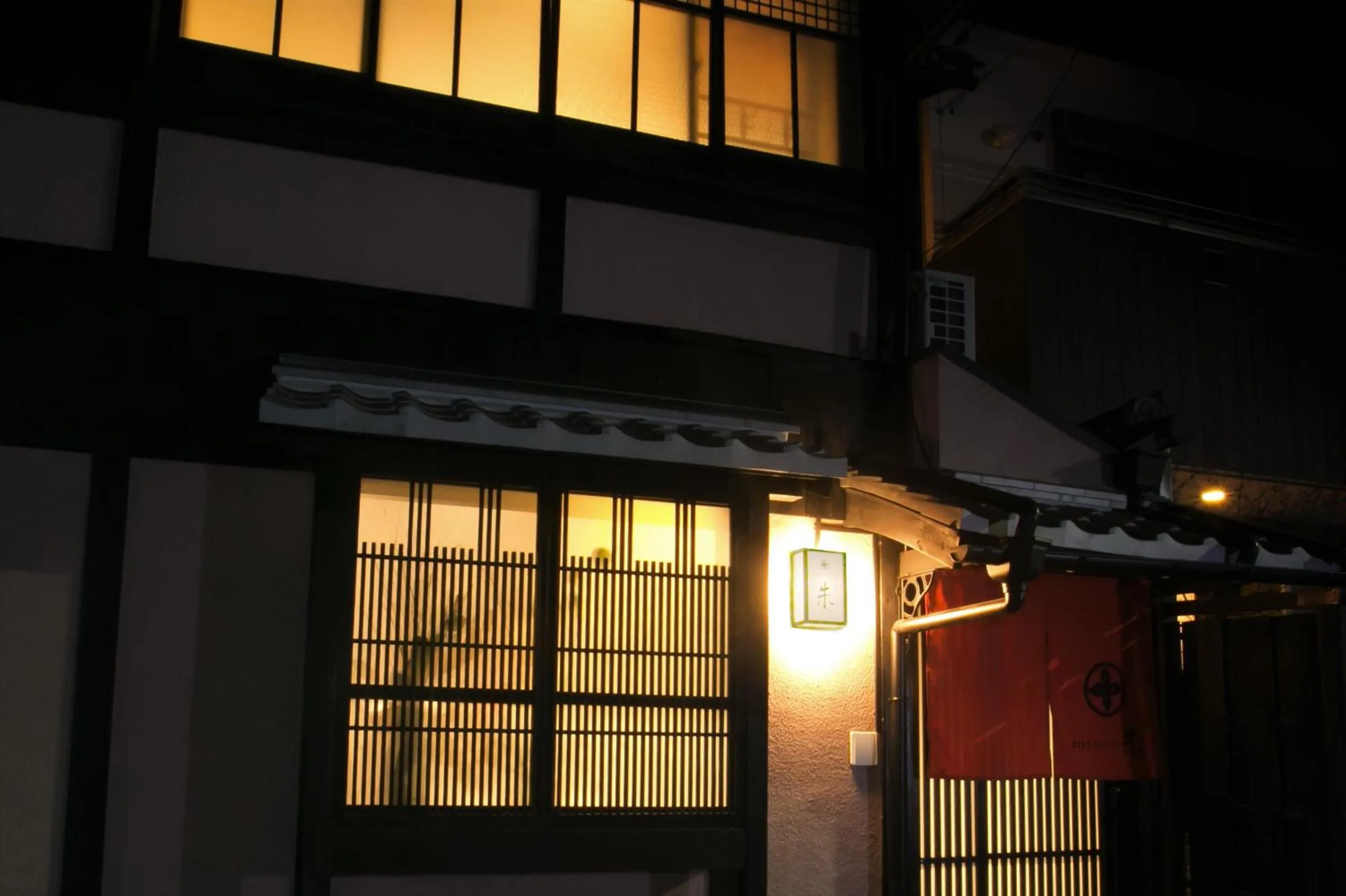 Property building in Hosta Umekoji Akari