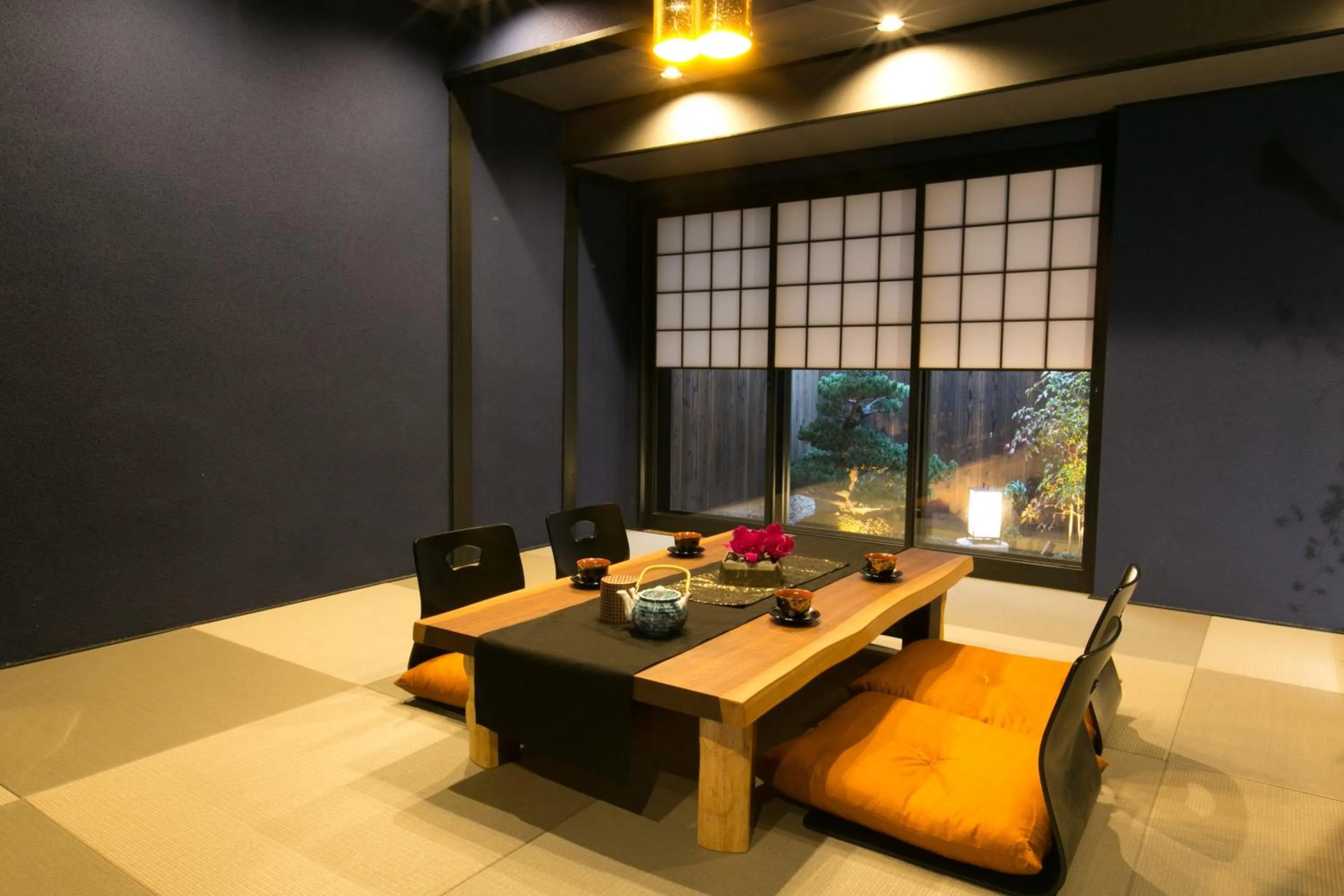 Living room in Hosta Umekoji Akari