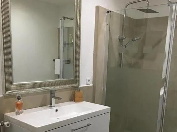 Bathroom in Maison Bacou cité 4