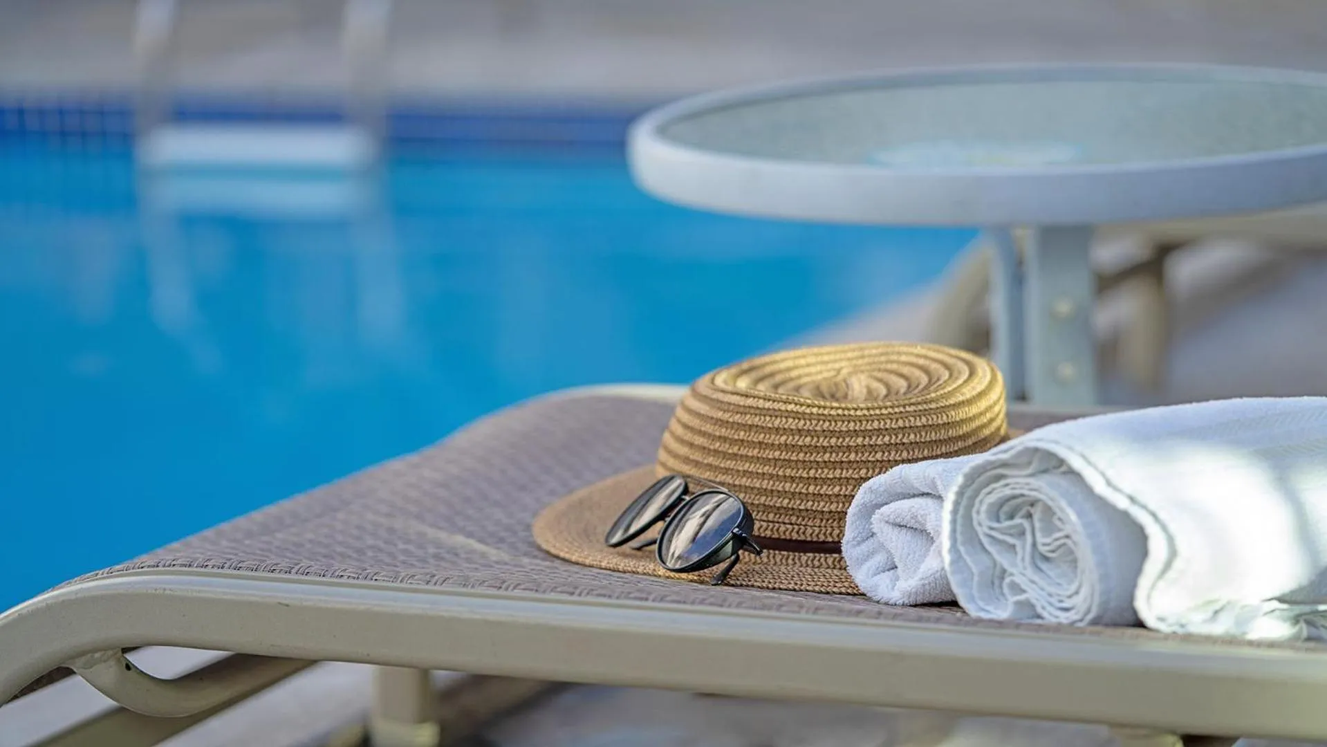 Swimming pool in Hotel Costeiro