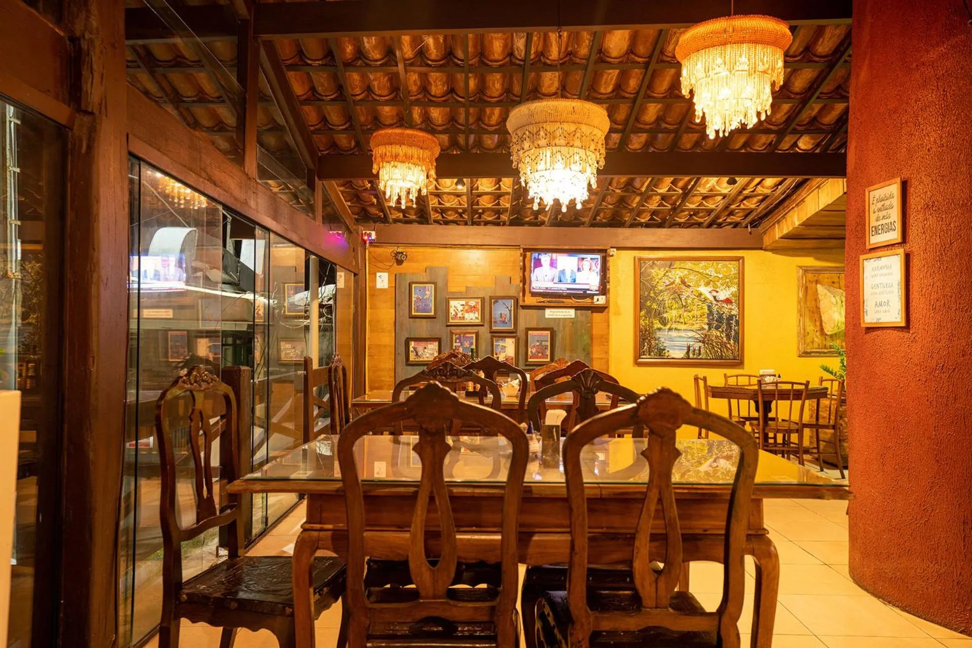 Restaurant/places to eat in Hotel Costeiro