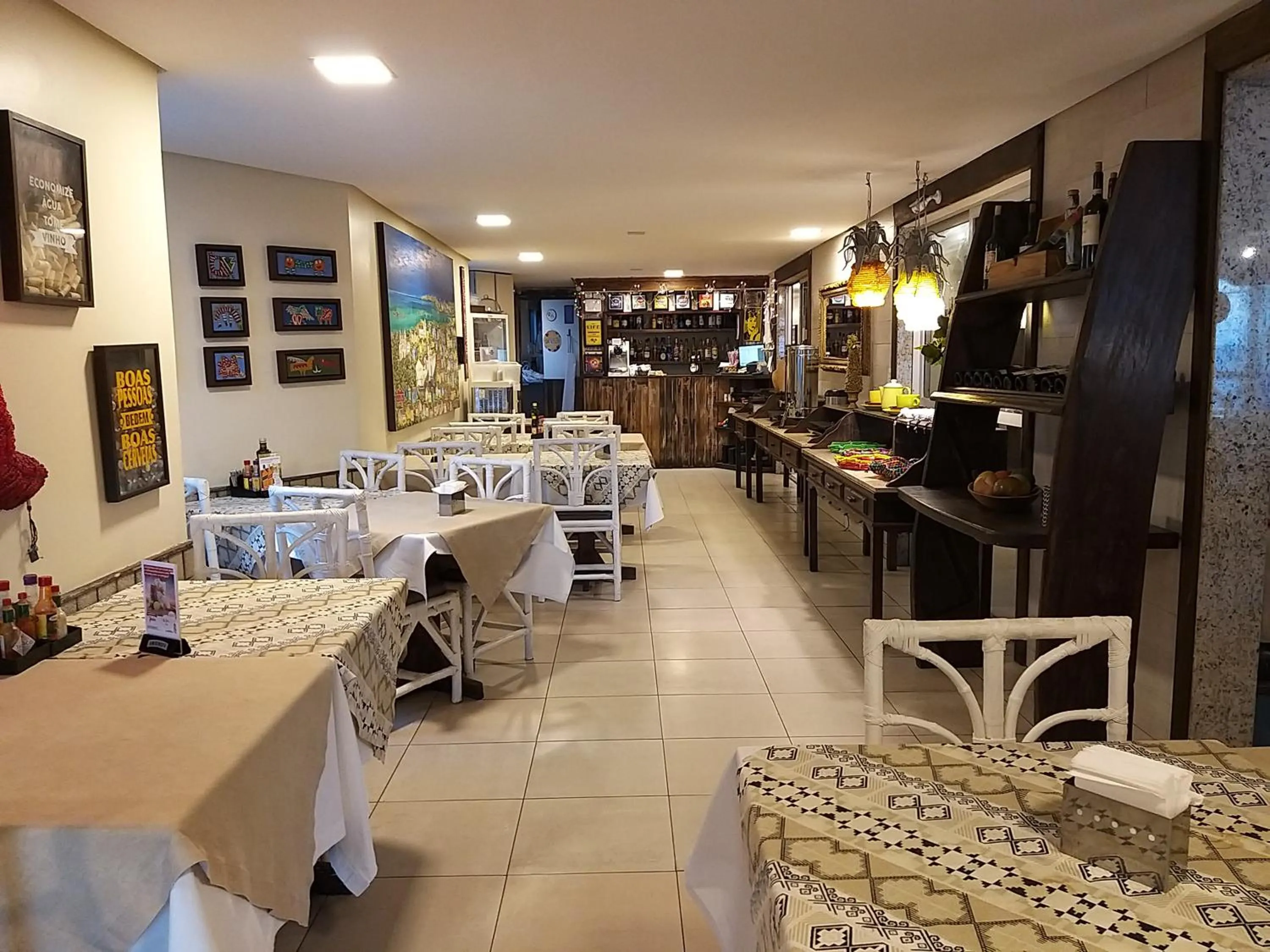 Restaurant/places to eat in Hotel Costeiro