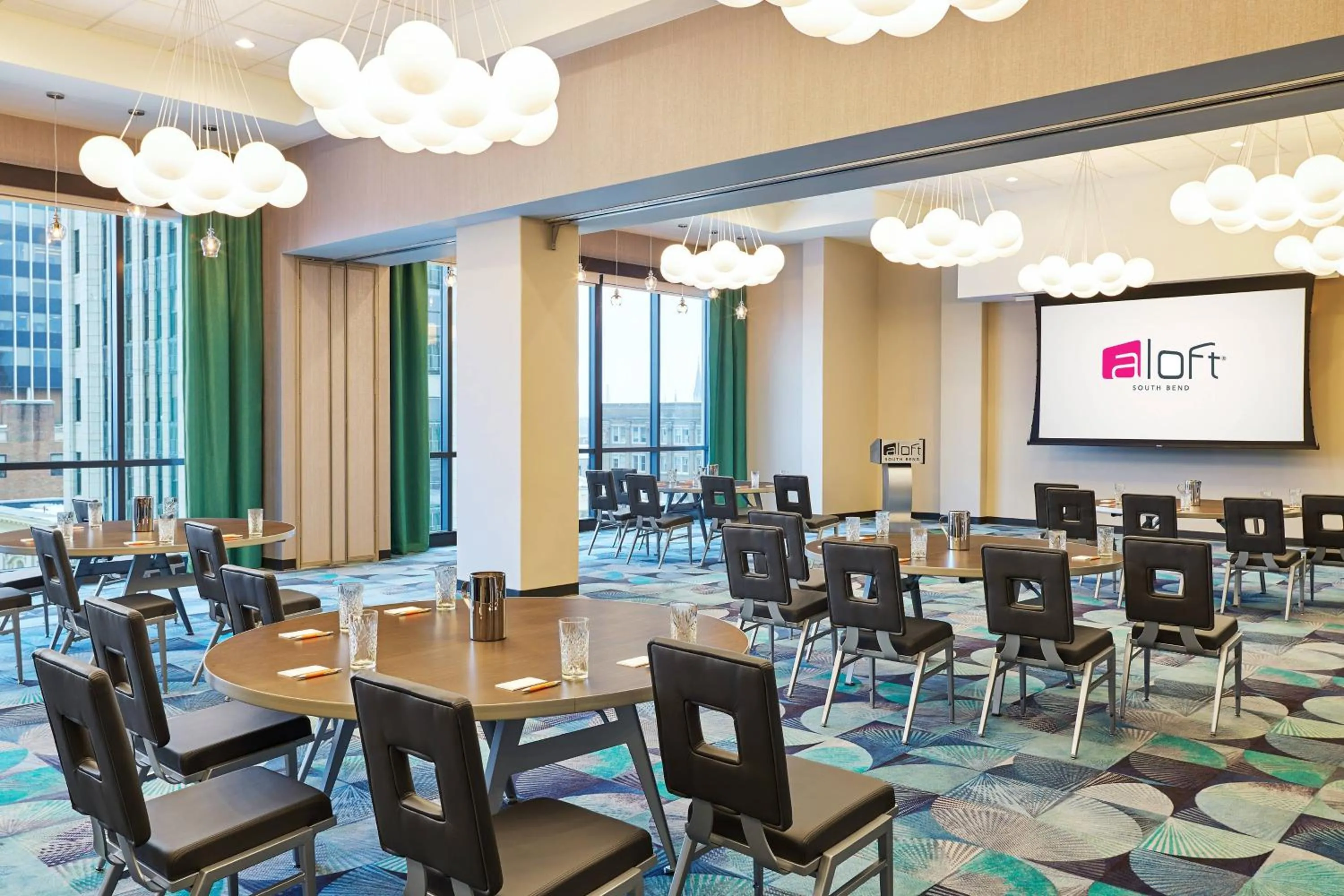 Meeting/conference room in Aloft South Bend